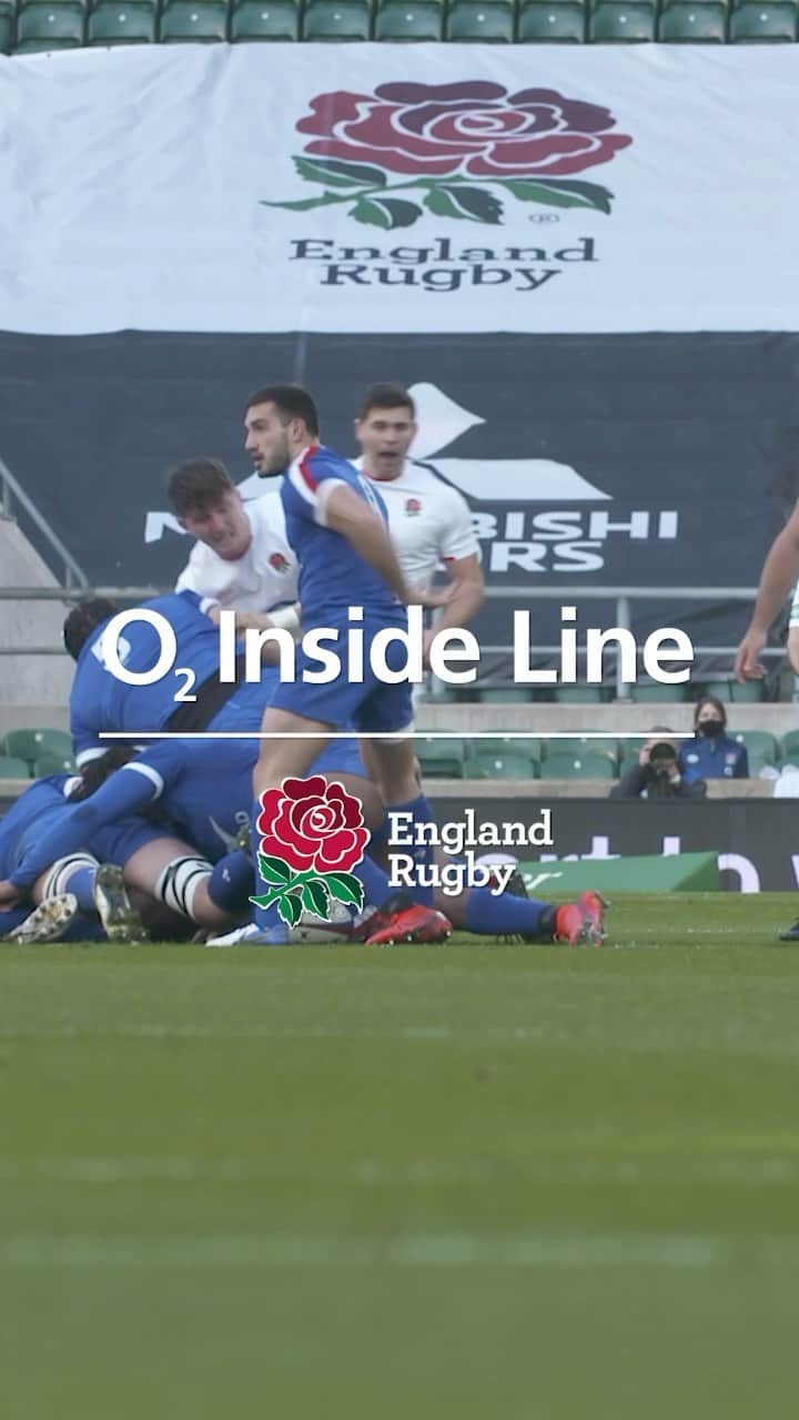 ラグビーイングランド代表のインスタグラム：「Happy #NationalHuggingDay...  #WearTheRose」