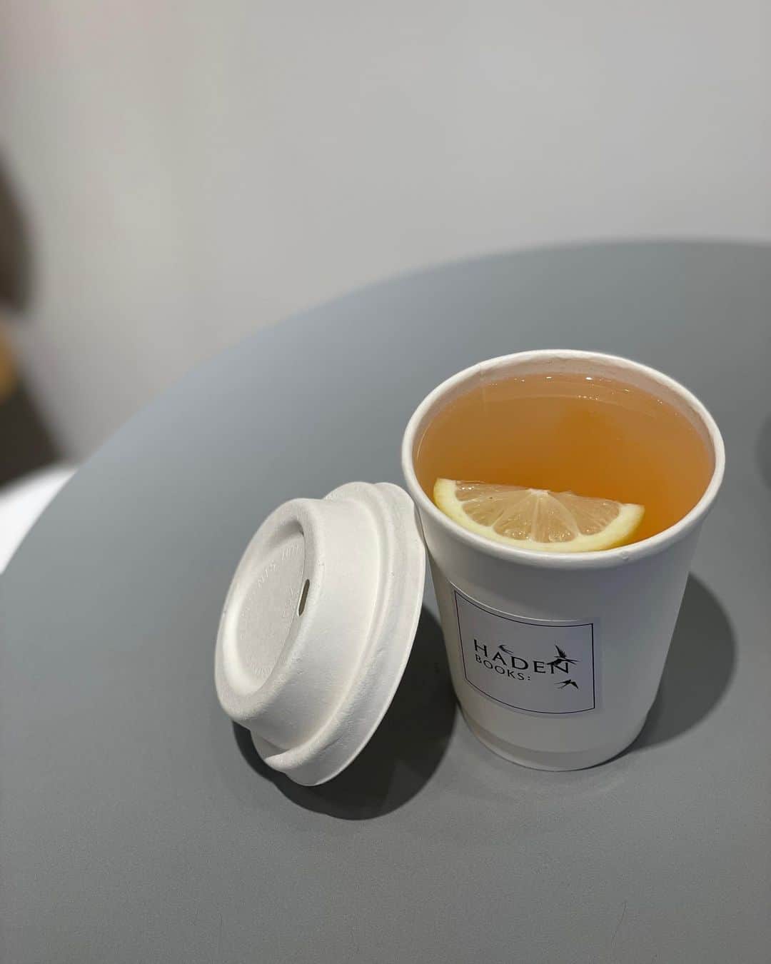 LOVELESS/GUILD PRIME 公式アカウントのインスタグラム：「. @hadenbooks_loveless_aoyama  every day open 11：30 - 19：30.  BOOK & COFFEE STAND by @haden_books_eiji   3-16-1 Minami-Aoyama, Minato-ku, Tokyo 107-0062  HADEN BOOKS：@loveless_aoyama  東京都港区南青山3-16-1 LOVELESS青山 ［ 東京メトロ 表参道駅 ］  #loveless #lovelessaoyama  #ヘイデンブックス #hadenbooks #ラブレス #ラブレスアオヤマ」