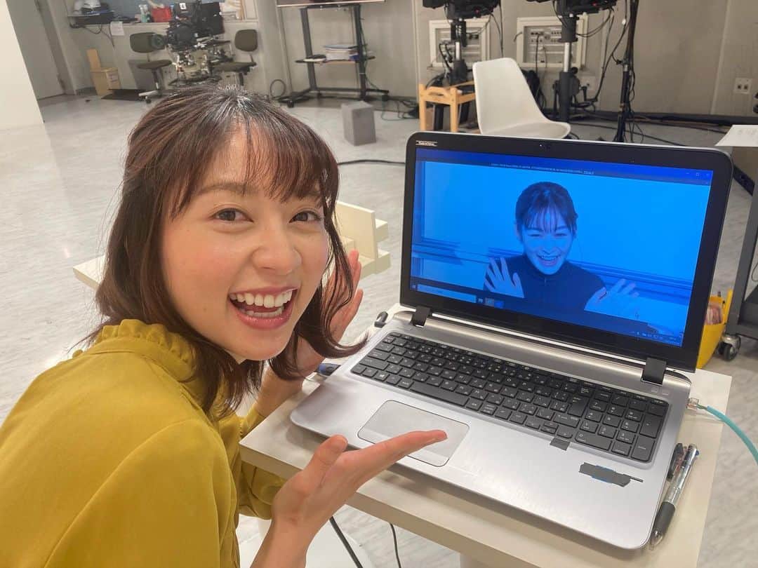 鳥越佳那のインスタグラム：「【Oha!4 NEWS LIVE × Daiichi-TV】  MCの 日本テレビ・岩田絵里奈アナと リモート対談させていただき  コロナ禍でも 前向きに動いている静岡の様子をお話ししました💡  🗻焼津市で行われた 新しい形の ドライブイン成人式🚗や  🗻ホッと一息つける 緑茶などの体験型フードパーク『KADODE OOIGAWA』🌱  などをご紹介します！  明日 1月22日(金) 午前5時過ぎ〜放送される予定です😊  Oha4! NEWS LIVE が放送されている 全国の地域でご覧になれます！  静岡の今を 知っていただけたら嬉しいです。  #oha4  #daiichitv  #日本テレビ #岩田絵里奈  アナ #焼津市 #ドライブイン成人式 #島田市 #kadodeooigawa ちなみに写真を撮ってくださったのは #伊藤久朗 アナ✨」