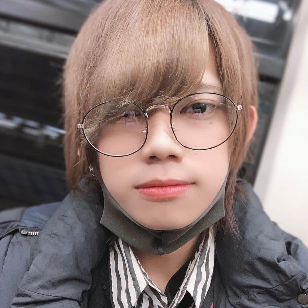 ゆうじのインスタグラム：「勉強できそうで出来ないんです  ごめんね  #ゆうじ」