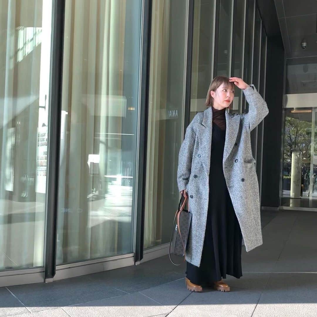 北岡りえのインスタグラム：「くせっ毛でも髪を短く、カラーも色々と楽しい30代。  朝はジャムおじさんみたいになってますが笑😂👨‍🍳🍞  ヘアオイルむちゃつけて 強風にも少しだけ耐えれるようになってきて嬉しい🐑」