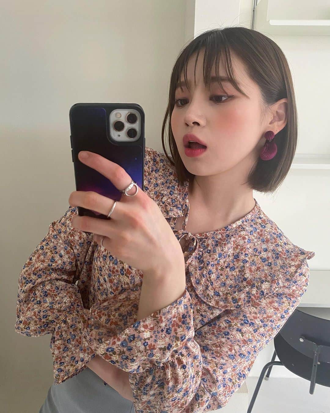 Yoonbitnaのインスタグラム：「안 그래도 요즘 살쪄성 살 빼는중인디 김정은이 보자마자 살쩠냐해서 좀 짜증나는 하루 마무리 ㅎㅎ #다이어트 #선포 짜증난」