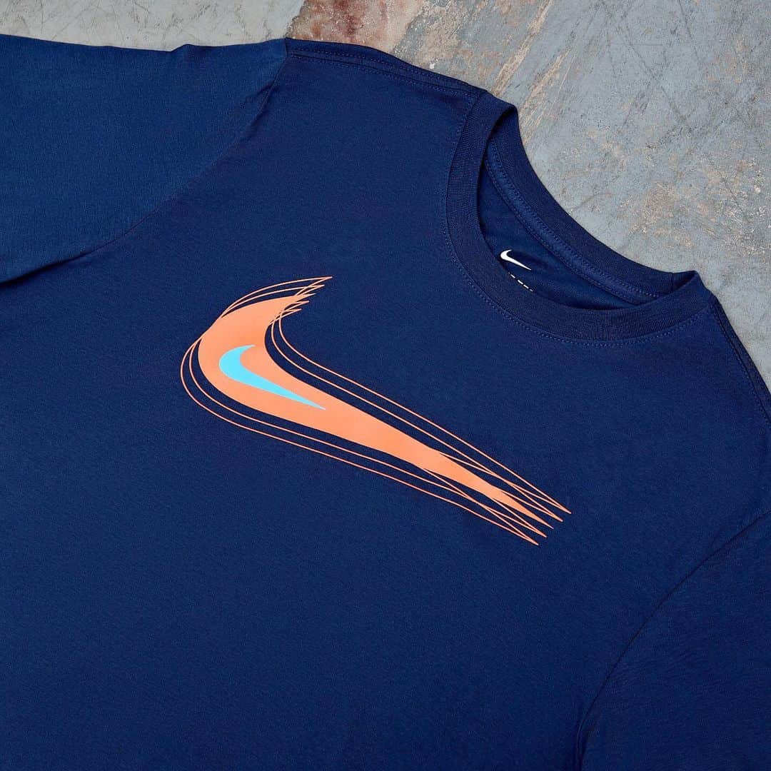 FOOTASYLUMさんのインスタグラム写真 - (FOOTASYLUMInstagram)「Lockdown rotation on point.  Cop the @nikesportswear Swoosh T-Shirt in all sizes online.  #Footasylum #Nike」1月21日 21時45分 - footasylum