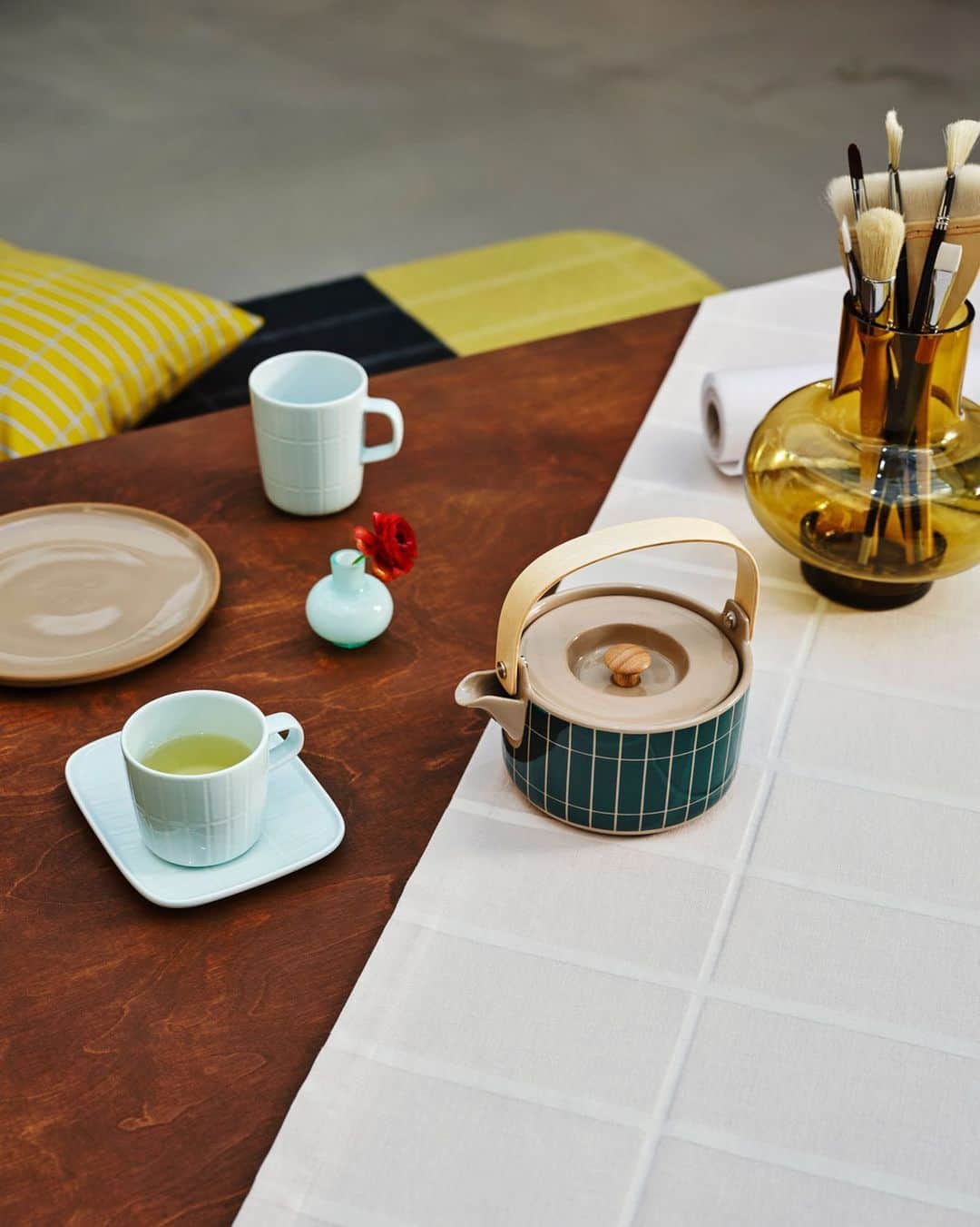 マリメッコのインスタグラム：「One print, endless interpretations. In our new collection, we've reinterpreted some of our most iconic prints, like the Tiiliskivi (brick), in new interesting ways. The Tiiliskivi print can be found from our tableware range, home textiles, and fabrics in multiple colorways and finishes.   Find your favorite at marimekko.com and in-store. #marimekko」