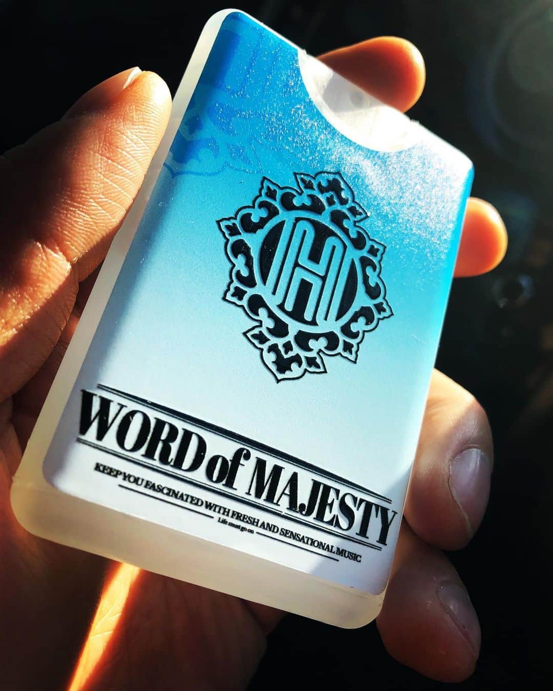 HI-Dのインスタグラム：「muevoのメンバーに登録してくれた方全員に携帯サイズのアルコール75%の除菌スプレーHI-D ver.をプレゼント中です！ 月イチの生配信Live視聴権や誕プレ動画メッセージなどの会員限定特典があります。 会員登録は http://muevo-com.jp/campaigns/126  から。 #全員プレゼントキャンペーン」