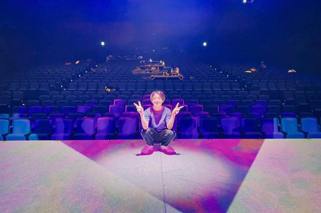 小西詠斗のインスタグラム：「21歳になりました🙌 いつも応援ありがとうございます！🧚 これからも楽しみながら、皆さんに恩返しできるよう頑張ります！  明日は21歳1発目、主演ミュージカル花ミュ大阪初日です！ 楽しみ〜！！」