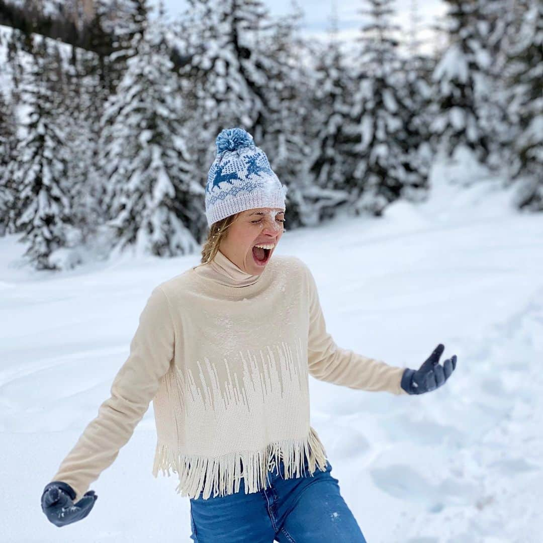 カロリーナ・コストナーさんのインスタグラム写真 - (カロリーナ・コストナーInstagram)「Aria di neve sul viso ❄️ Snow much fun!!  #noplacelikehome #snowlover #neveneveneve」1月21日 22時04分 - mskostner