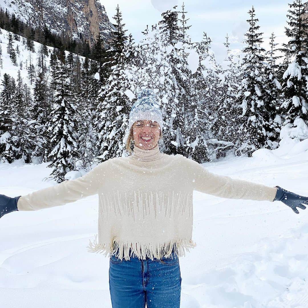 カロリーナ・コストナーさんのインスタグラム写真 - (カロリーナ・コストナーInstagram)「Aria di neve sul viso ❄️ Snow much fun!!  #noplacelikehome #snowlover #neveneveneve」1月21日 22時04分 - mskostner