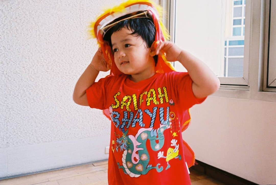 Araya Alberta Hargateのインスタグラム：「🌪🦁🧧🐉🏮」