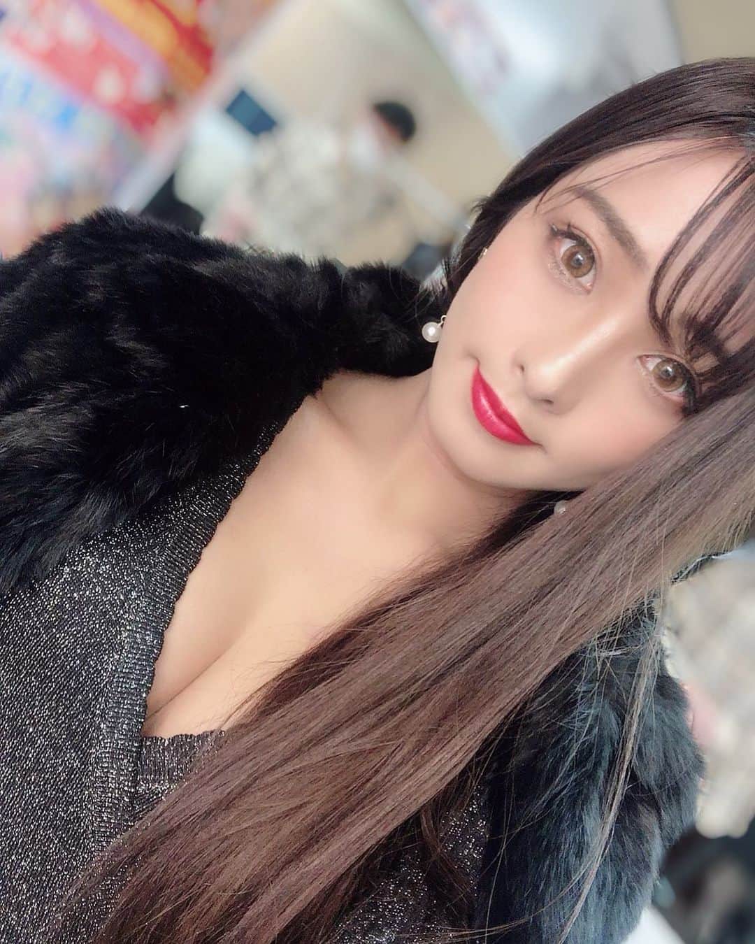 Fujikoのインスタグラム：「Fujikoスケジュール🗓  1/23 パーカホリック 1/24 テレビ出演📺→明日告知します 1/30 献血ルームライブ【Free】 1/31 ふじかちゅ配信 2/6  近日お知らせ 2/14 バレンタインディナーライブ 2/24 SOC 2/28 Fujiko✖️シュガーズ2マンライブ  まだ詳細をお知らせしてない事があるのでチェックしてね💓👸🏻  #Fujiko#ライブ#応援してね」