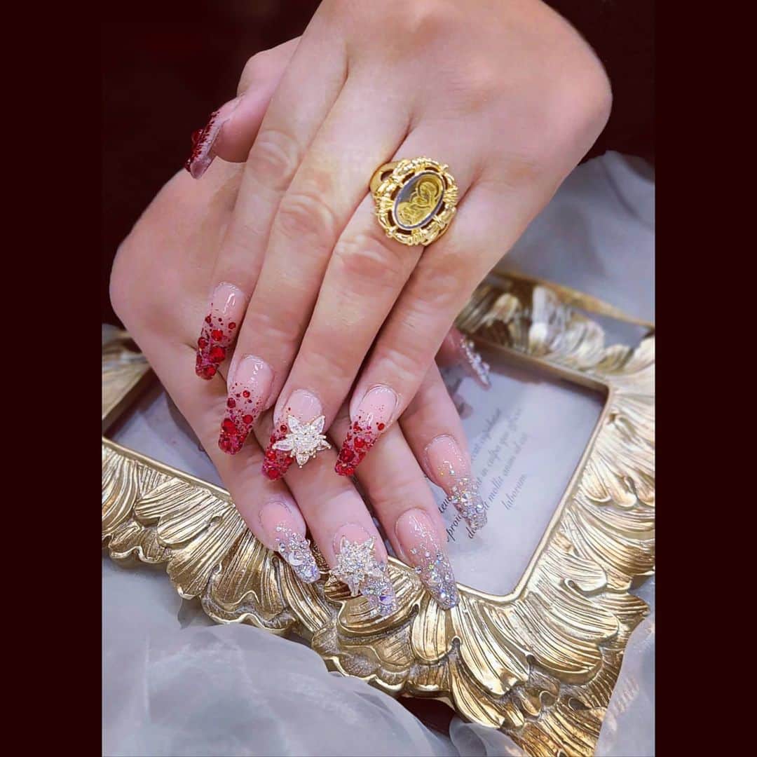 AYUMIKAMISAMAのインスタグラム：「Simple Nail」