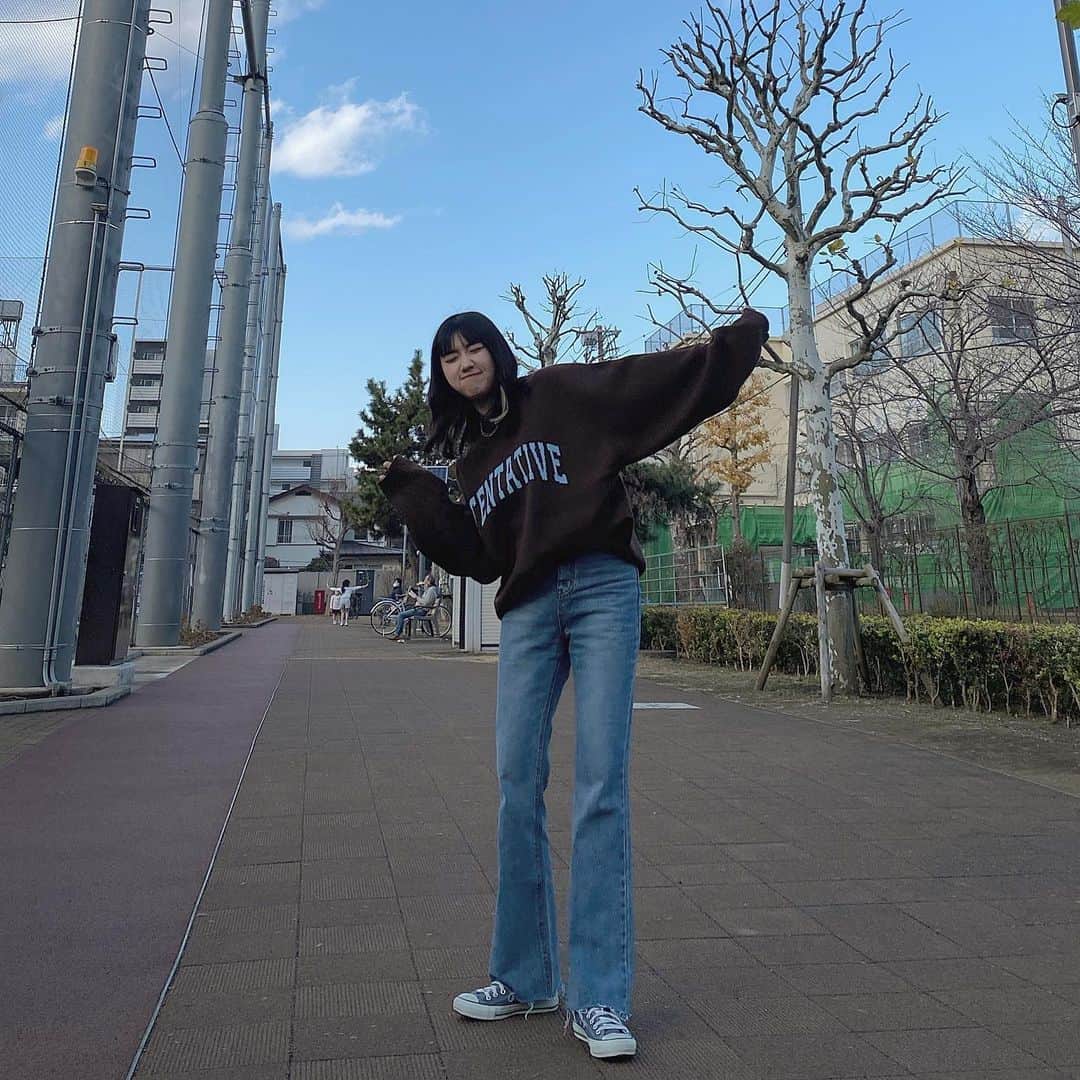 河崎みーなのインスタグラム：「今日はアイス2個も食べちゃいました👧🏻 . .」