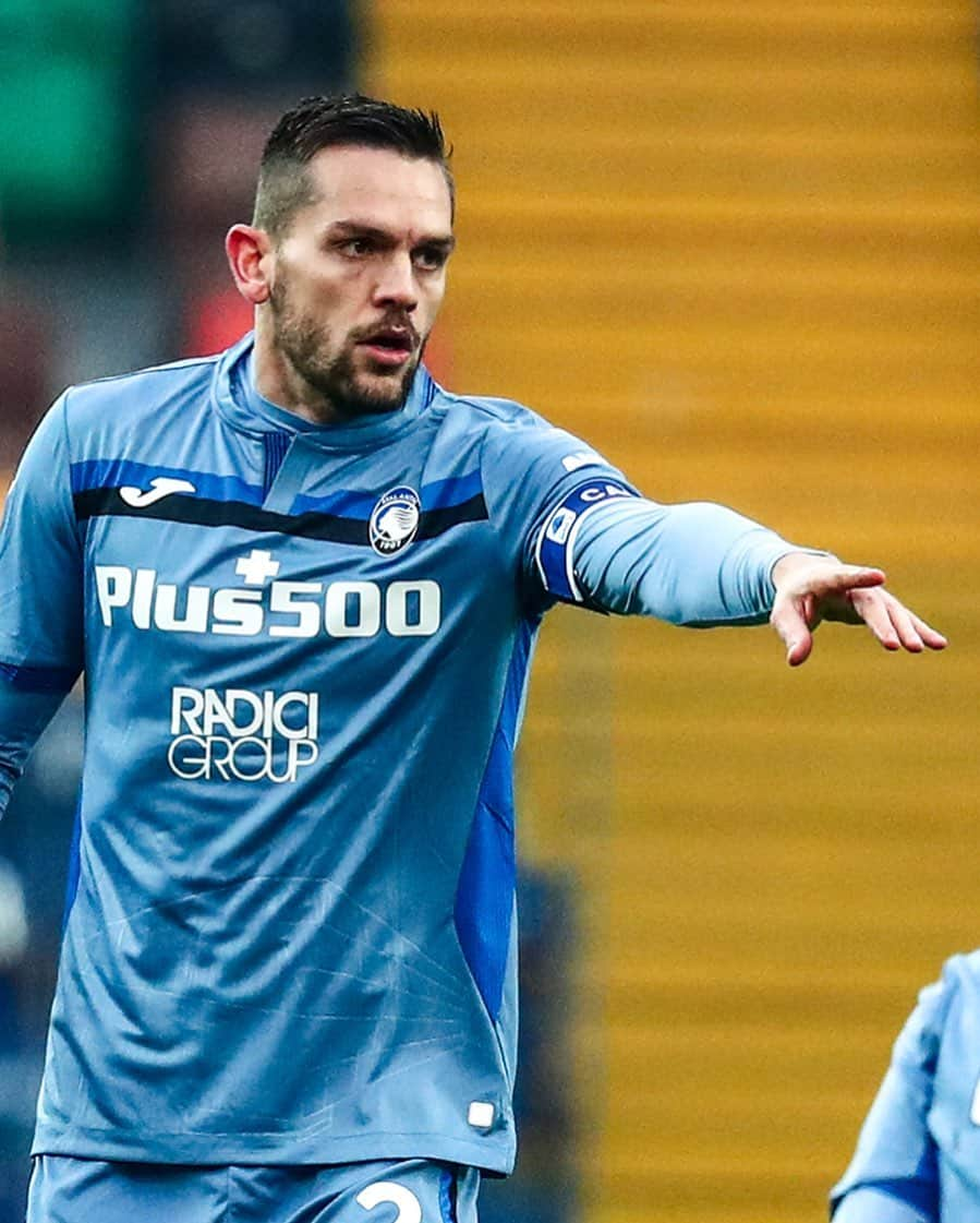 アタランタBCさんのインスタグラム写真 - (アタランタBCInstagram)「Testa alla prossima importantissima sfida! 💪 Fully focused on our next big challenge! 👉🔥 ⠀ @rafael.toloi2 #GoAtalantaGo ⚫️🔵 #Atalanta #BergAMO #ForzaAtalanta」1月21日 22時27分 - atalantabc