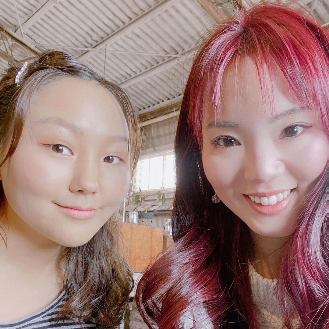 内田有理さんのインスタグラム写真 - (内田有理Instagram)「会社にやって来たモンゴル🇲🇳人のナラーちゃんとデート❤️モンゴルの国立大学出てるらしくて超賢い！日本語検定3級持ってて話せるの✨ナラーちゃんもゲルに住んでたそう✨モンゴルの交通手段は馬。すごいね〜！　モンゴルの女優さんとか、めちゃ美人でビックリ😍💖タイトな服が好まれてて日本のファッションはダボっとした服が多いと言われてそうなのよ、、、モンゴルの大草原憧れるなぁ〜️✨️✨めちゃ楽しかった😆 聞かれるのですが、やっぱり私は香川でいても外国人か県外出身の人といる率高いです。。 #ドボジョ」1月21日 22時59分 - yuriuchida1018