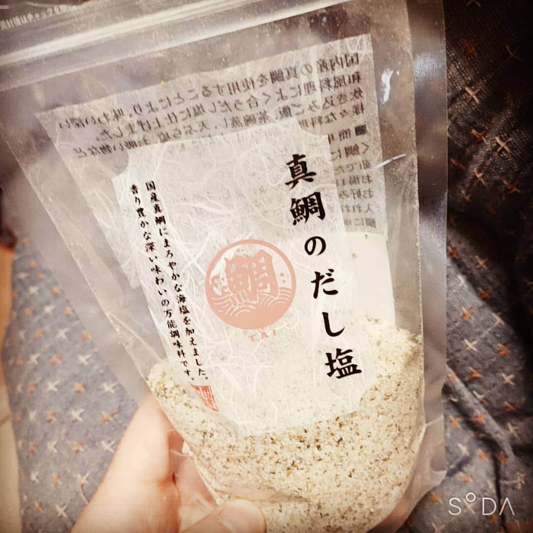 松本隆博のインスタグラム：「。 おかんへのお土産に 買ってきたこのこれ。 大好評でした(*Ü*)(^-^) これ美味いよー、素麺 にも出汁茶漬けにも、 茶碗蒸しにも、ご飯に そのまま掛けても美味い わー。(^^)., 愛媛県産さすが☆彡」