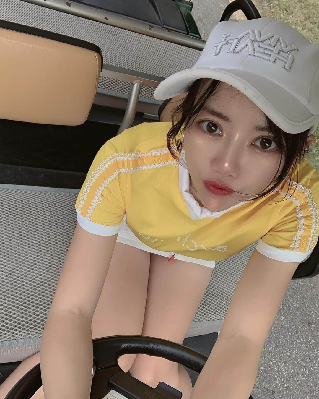 hina2221のインスタグラム：「今年の目標はゴルフでアベレージ90台になること💜まだ100ギリしたの1回しかないけども🙄💦 . . .  #ゴルフ#ゴルフ女子#筋トレ女子#ゴルフウェア#ゴルフコーデ#pxg#ゴルフスイング#スイング動画#ゴルフ練習#ゴルフ好き#インスタゴルフ#ゴルフ仲間#スポーツ女子#스포츠#골프#골프웨어#高尔夫球#golf#golfgirl#golfswing#golfwear#กอล์ฟ #石川遼#石川遼応援  @hina22221」