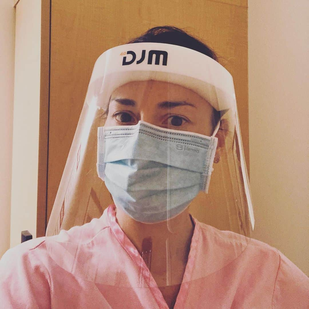 ブリー・ターナーのインスタグラム：「Breast Cancer doesn’t care about Covid, so don’t forget to keep up with your screenings, ladies!」