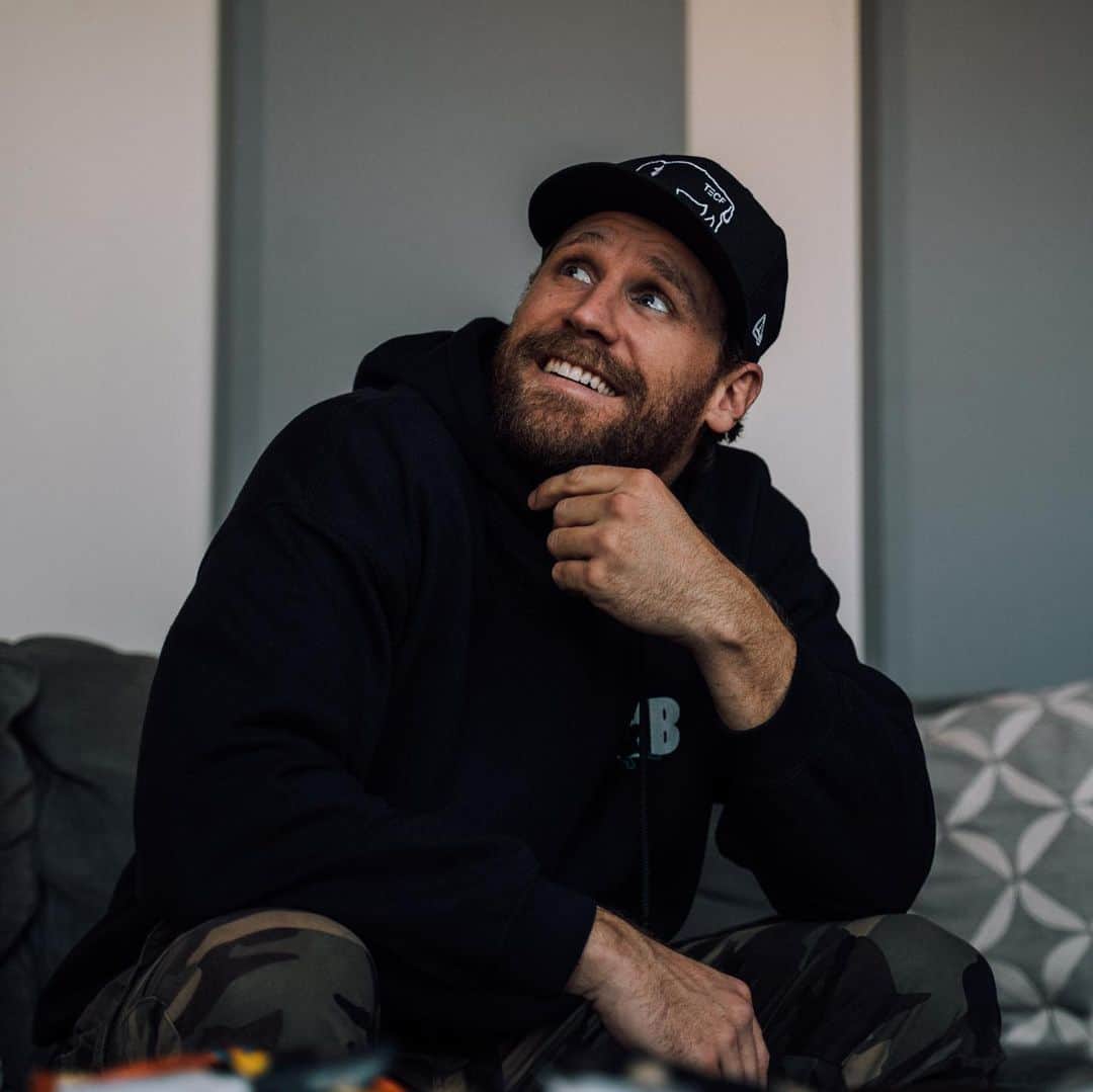 チェイス・ライスのインスタグラム：「Back in the studio finally working on the album part III. It got postponed from coming out later last year but it’s finally time. Hopefully have it to you in the next month or two. Can’t wait for y’all to hear some of the new stuff🤘🏼  📸: @kaisercunningham」