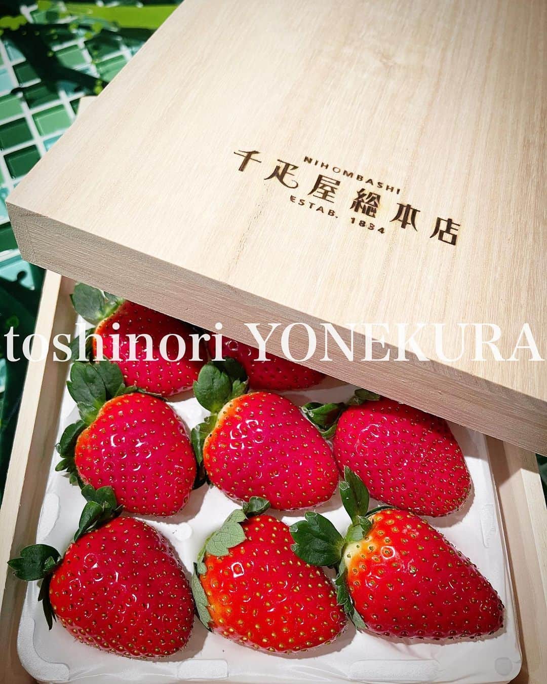 のインスタグラム：「strawberries👍🦒」