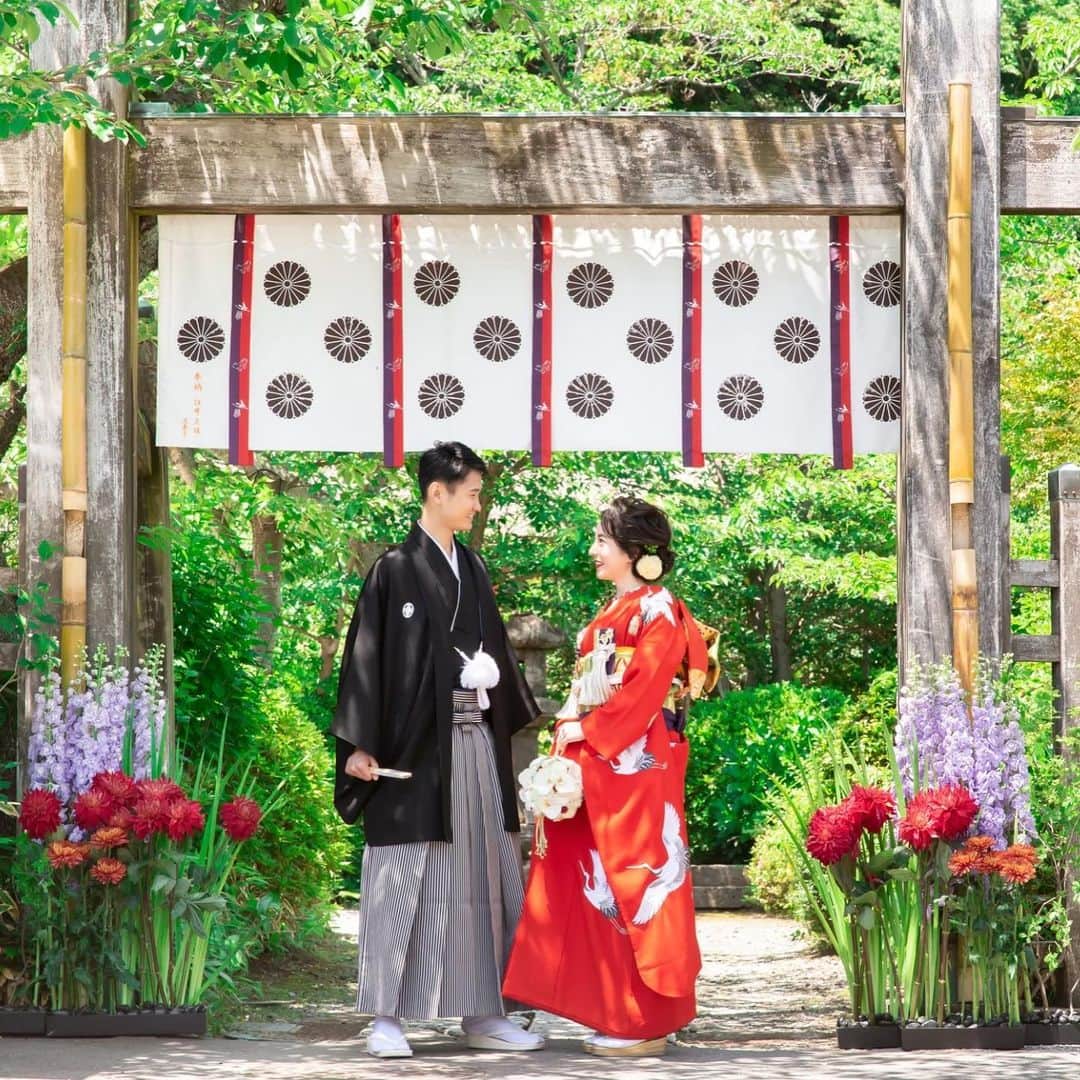 The KAMAKURA WEDDINGのインスタグラム：「鎌倉の自然と歴史的建造物が保持された場所『明王院』１日１組様限定の自由さで、お二人らしい結婚式を叶えられる」