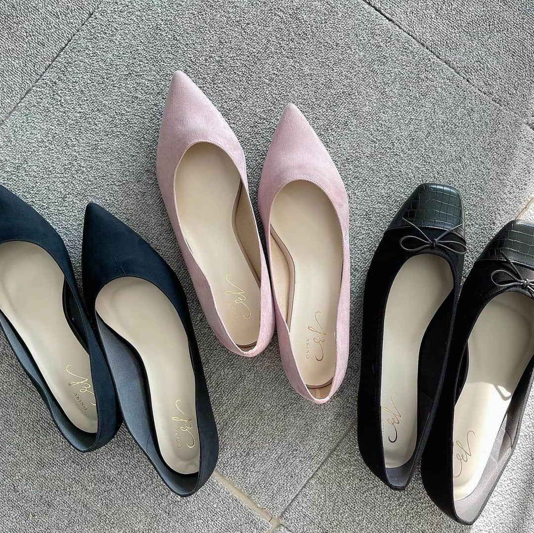 大山加奈さんのインスタグラム写真 - (大山加奈Instagram)「. . 元バスケ日本代表の中川聴乃ちゃん プロデュースの大きいサイズの靴のブランド @jb.akino.shoes のパンプス🥿 . . まず色かわいい🥺 そしてすごくやわらかくて優しい素材。 今は多少むくみもあるので着用感は お伝えできませんがこれなら 足が痛くならなそう‼︎‼︎ . . サイズ展開は26.0〜28.5cm 28.5cmの私。 このサイズまで展開してくれるの とてもとてもありがたい😭 . . 海外製のものを買うかセミオーダーで 作るしか選択肢がなかったのですが 海外のものはヒールが高いものが多いし 足が痛くなってしまうことが多く… セミオーダーはお値段お高めだし フィットしないことも多くて… パンプスについてはもうそういうものだと 諦めていました😭 これからは諦めなくても良くなりそうです‼︎ 聴乃ちゃんありがとう😭 . . 足が大きくてなかなかサイズがない かわいくてオシャレなものに出会えないという お悩みをお抱えのみなさま ぜひチェックしてみてくださいね😊‼︎‼︎‼︎‼︎ . . #jb_akino_makuake  #大きいサイズの靴  #大きいサイズレディース  #トールサイズ」1月22日 9時11分 - kanaoyama0619