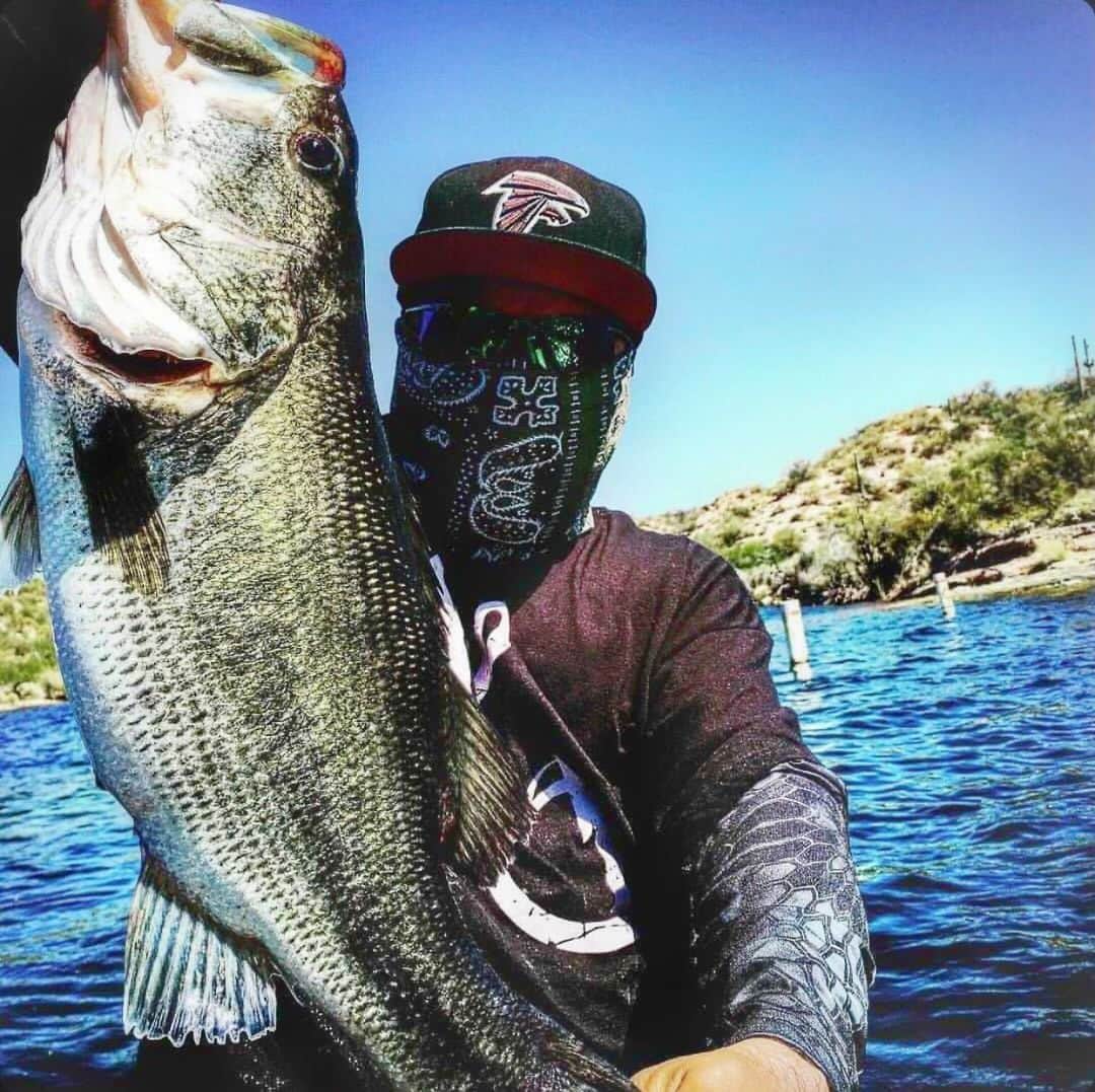 Filthy Anglers™のインスタグラム：「Little throwback Thursday with an old School Filthy shirt! Our buddy @superstitionlens jumped on board a while back and has continued  to show his support. Anyone else have this old school double hook tshirt, was made in black, grey and white! Congrats on the catch and throwback, you are Certified Filthy. www.filthyanglers.com #fishing #filthyanglers #bassfishing #nature #outdoors #anglerapproved #bassdynasty #bigbass #fish #hunting #angler #anglerapproved」