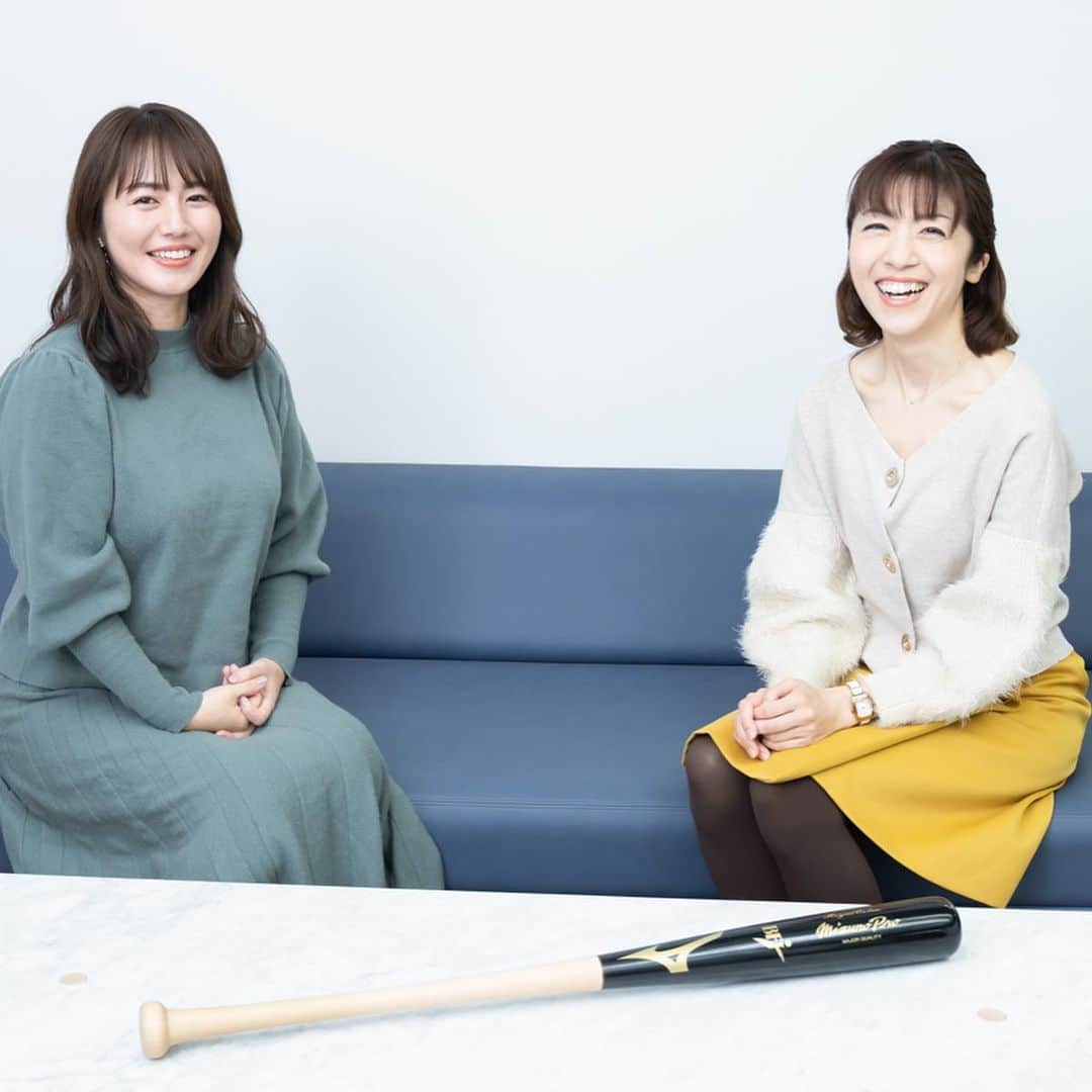 新保友映のインスタグラム：「FullCountで、磯山さやかさんにインタビューさせてもらいました🎤📝 さやかちゃんがヤクルトの公認マネージャーだった頃、私は新人アナウンサーで野球の取材を始めたばかり。 現場で同じ時間を過ごすことも多く、年齢も近いので仲良くさせてもらっていました。 その後、ニッポン放送のラジオビバリー昼ズでも一緒になり、さやかちゃんが舞台のお仕事でラジオを務められない時は私が代演させてもらったり…✨ そんな中でもこれまでじっくり聞くことのなかったお話を、今回聞かせてもらいました😃 大変だった時間を乗り越えて出てくる言葉には深みがありました✨ 野球が好きな女性、今野球部のマネージャーをしている方たちにも読んでいただきたいです⚾️ 是非FullCountをご覧ください！ まずは前編を…！  さやかちゃん、ありがとうございました！  #磯山さやか さん @sayakaisoyama  #高校野球 #マネージャー #女子マネージャー #ヤクルト #swallows  #マネージャー #アナウンサー #記者 #インタビュー #野球 #野球好きな人と繋がりたい  #baseball #야구」