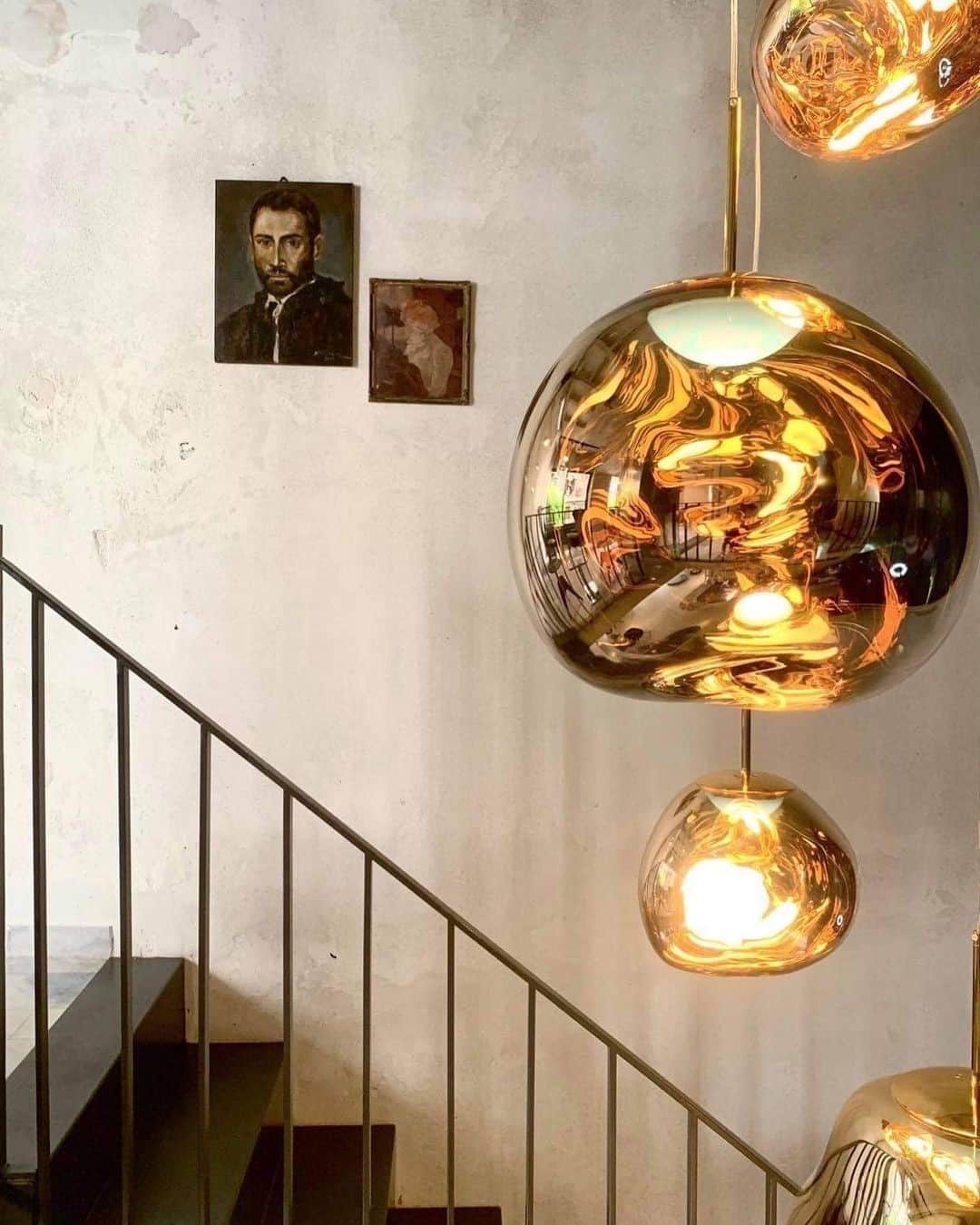 トム ディクソンのインスタグラム：「MELT pendants at our shop in Greece: @tomdixon_thessaloniki⁠ ⁠ Featuring our new intergrated LED module.⁠ ⁠」