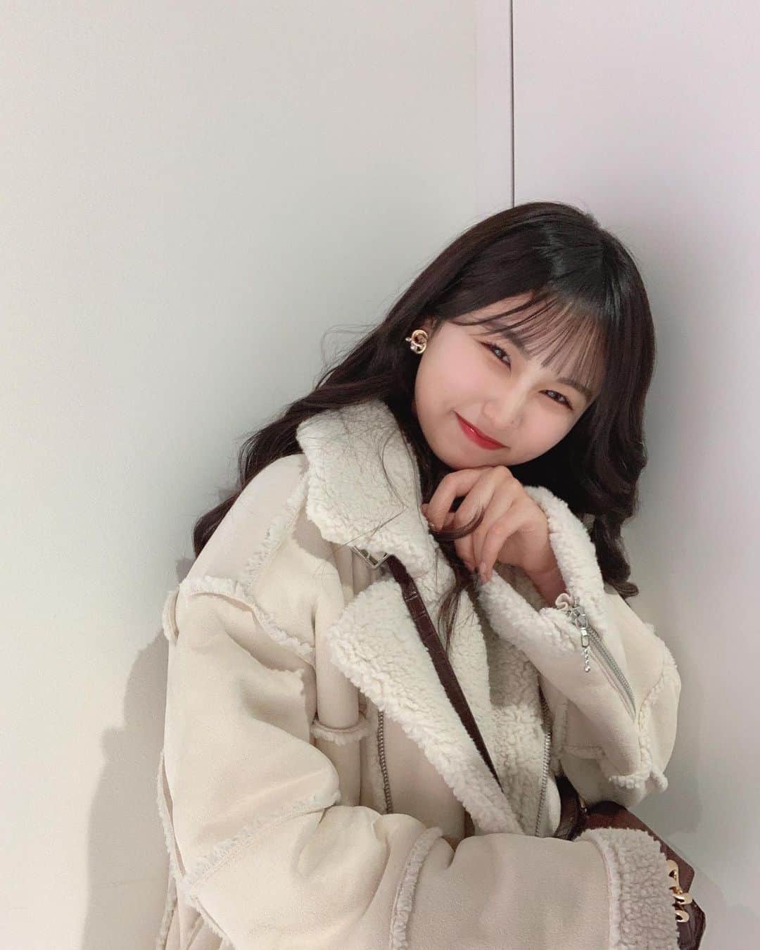  ジュニアアイドルImouto.tv Kurumi Miyamaru 宮丸くるみさんのインスタグラム写真 - (宮丸くるみInstagram)「(* ´ ` *)ᐝ ・ ・ ・ #リリバリ  #lilyofthevalley #アイドル #idol #jk #18歳 #高校生 #ロングヘア #ぱっつん前髪 #黒髪 #巻き髪  #茶の間カフェ」1月22日 18時54分 - k_r_m1225