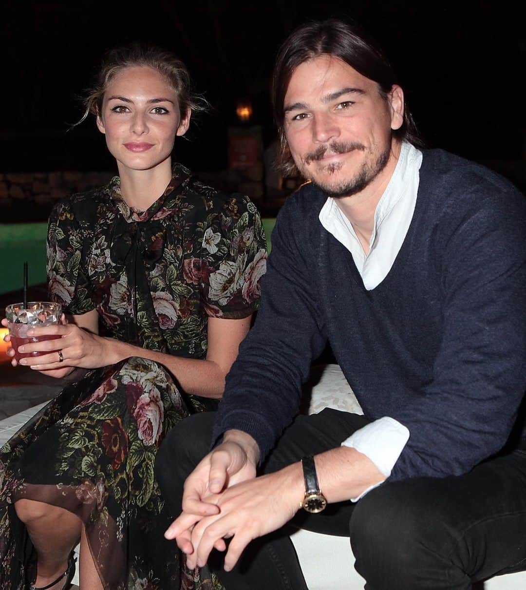 Just Jaredさんのインスタグラム写真 - (Just JaredInstagram)「Surprise! Josh Hartnett and Tamsin Everton welcomed their third child a while ago! Tap this pic in the LINK IN BIO for how he shared the happy news.  #JoshHartnett #TamsinEgerton Photo: Getty」1月22日 0時49分 - justjared