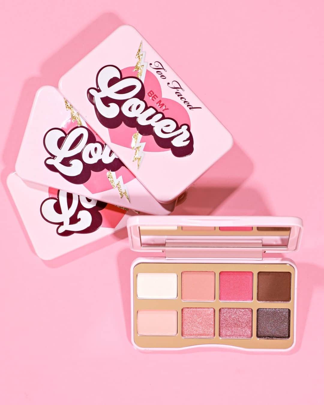 Too Facedのインスタグラム：「Major V-Day vibes with this palette 😍 Get ready to swoon over the 8 sexy shades in our newest mini palette, Be My Lover. Check out this palette and all of our Valentine faves in our Love Shop on toofaced.com! 💖 #toofaced」
