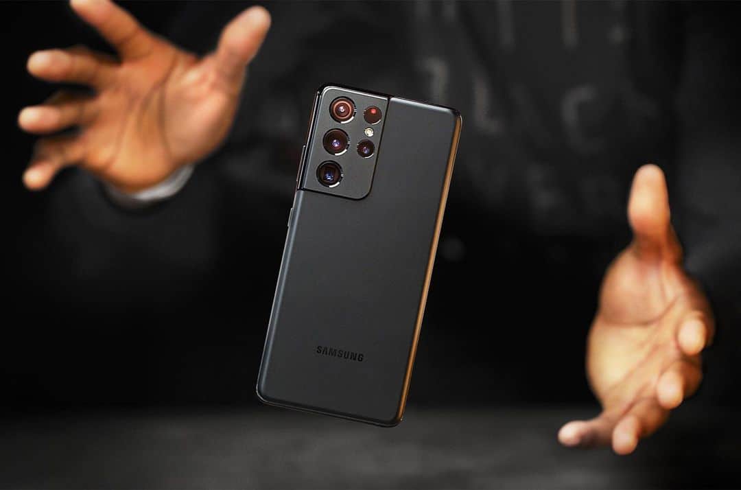 マーケス・ブラウンリーのインスタグラム：「Galaxy S21 Ultra is the closest thing to an MKBHD Edition phone I’ve ever used. Full review is now up on the channel!」