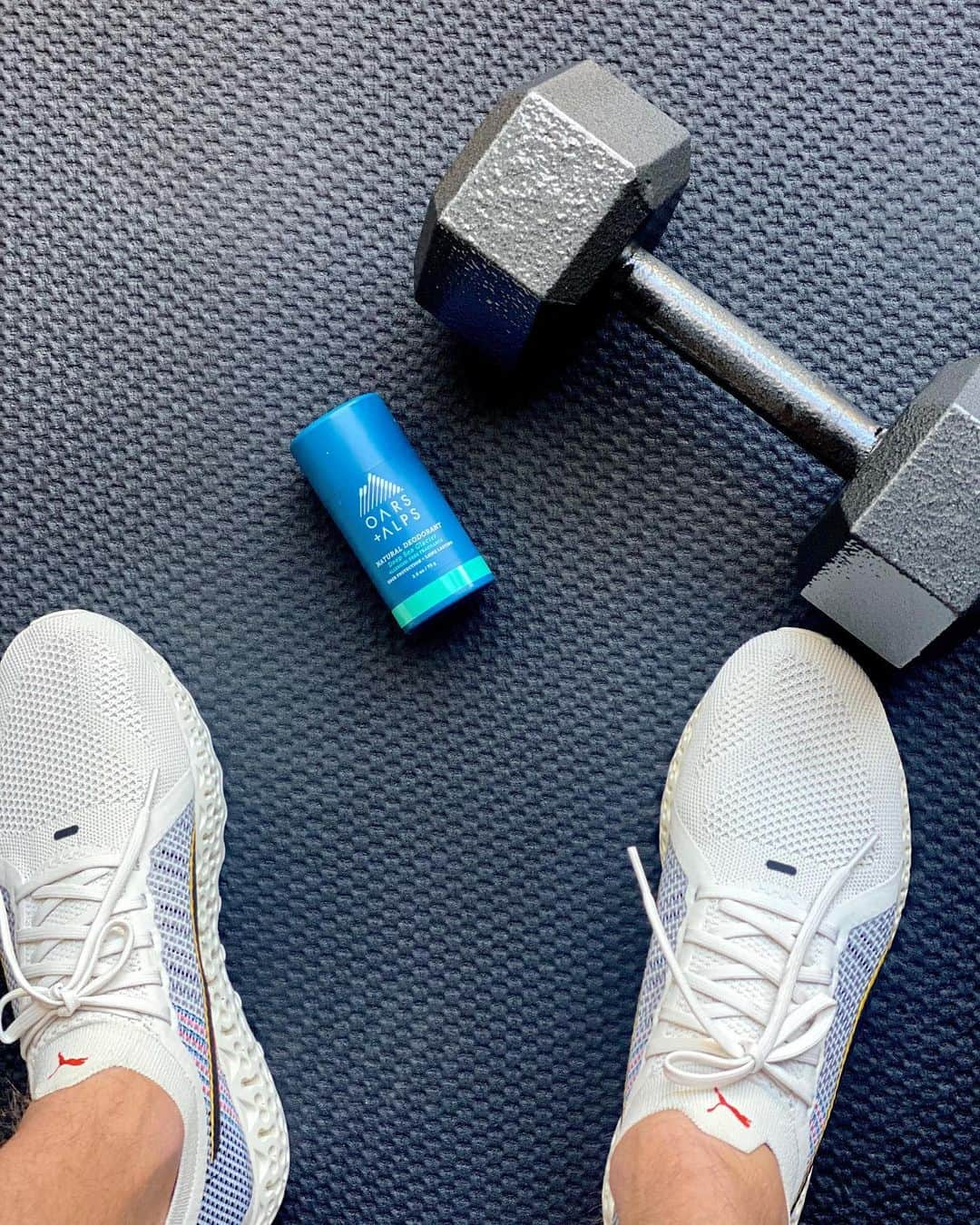 ブライソン・デチャムボーさんのインスタグラム写真 - (ブライソン・デチャムボーInstagram)「A natural deodorant that works just as hard as I do. Hope everyone is starting the new year strong 👊🏼 #TakeToTheOars @oarsandalps」1月22日 1時07分 - brysondechambeau