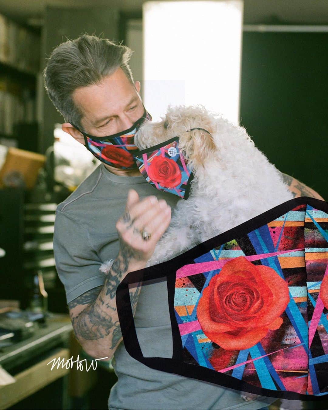 Stanceのインスタグラム：「🌈Rainbow and Roses🌹Mark Oblow cut his teeth in the world of skateboarding, having had a creative hand in every medium possible from brand development to video, graphics to team, he’s done it all. He’s been shooting photos since the age of 14 with a long time affinity for fashion photography. Mark is a man of many talents and has developed his own unique look and style of art which is hard to classify but could be put in the “multi-medium creative” bucket. Couple the photography with the raw art creativity and you get a unique and one-of-a-kind result that is sure to draw you in to want to see more. Stance is proud to present its Mark Oblow mask for Spring. The mask interiors is made of butter-blend™️ fabrication, tied in with Mark’s creative cut and paste art aesthetics on the other side 😷.  Learn more about @markoblow by 👆link in bio to read 📖 about his journey.  #punksandpoets」