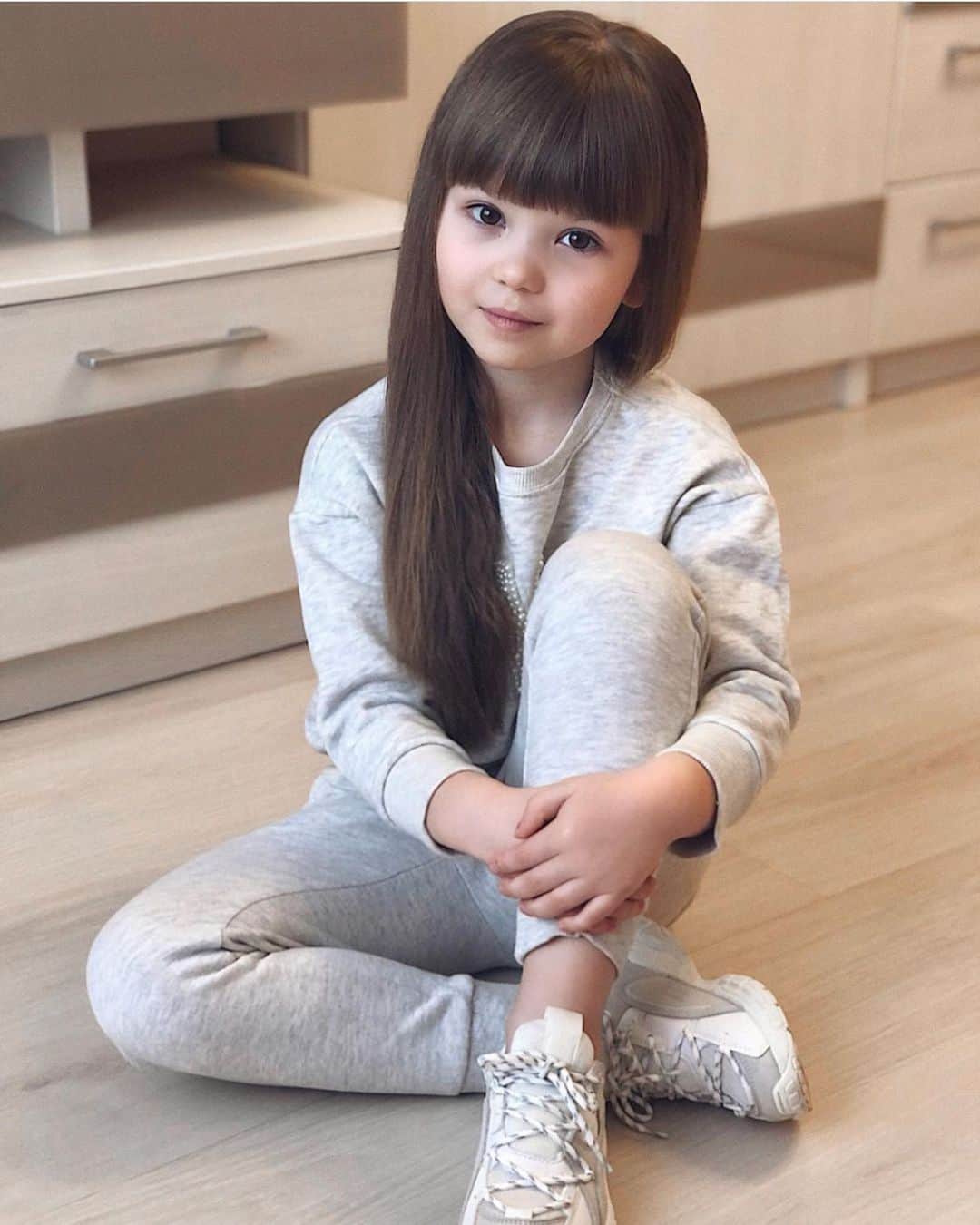 Kidz Fashionのインスタグラム：「By @maya_rastegaeva #kidzfashion」