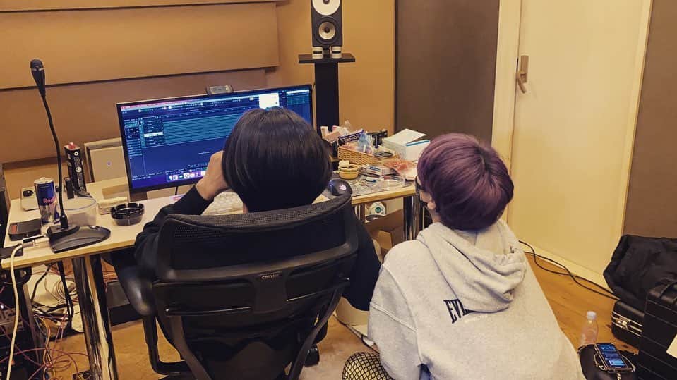 ichigoのインスタグラム：「福岡なう。 大事な大事な、RECをしにきました☻  声が出るかちょっと心配してたんだけど めっちゃ勢い良いのが録れちゃったよ😋笑  ただ終了が20時過ぎちゃってさ…お店どこもやってなくてご褒美のラーメン食べれなかったわたし可哀想すぎる…😭  ラーメンたべたいよ〜😭 せっかく博多にいるのに〜😭」