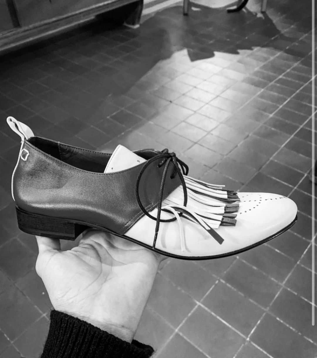 のインスタグラム：「Our new golf babbuccia soon @regconceptstore_ #ss21  • • • • • #collectionpriveeofficial #shoes #golfshoes #accessories #totallook #collectionpriveeaccessories #babuccia #flatshoes #bestboutique #sarzana #madeinitaly #contemporary #womenshoes」