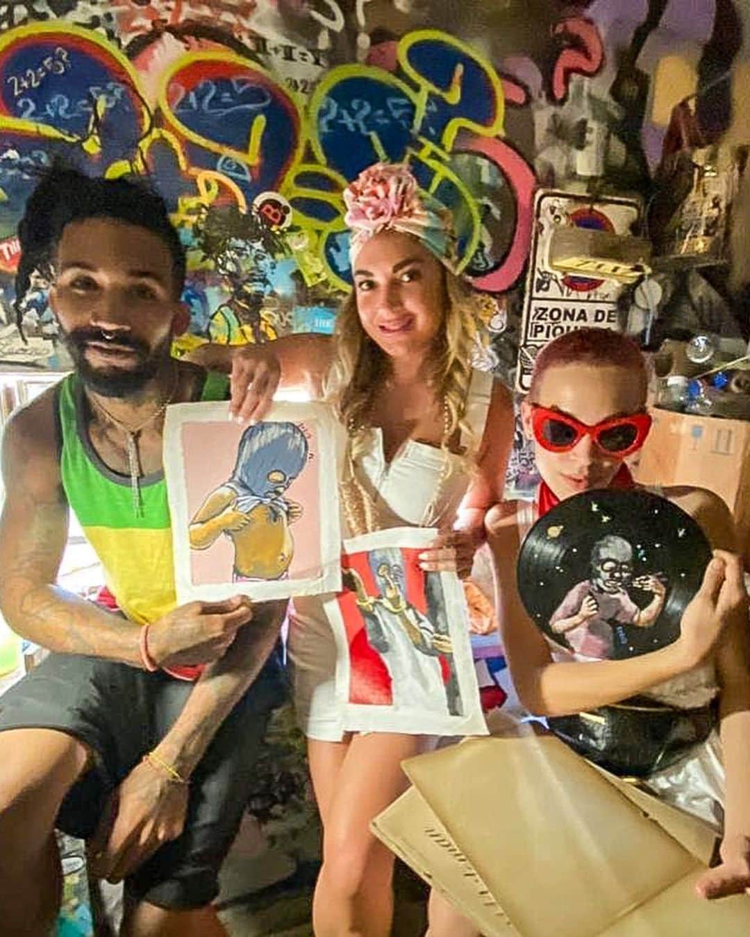 アリサ・ラモスさんのインスタグラム写真 - (アリサ・ラモスInstagram)「While filming my documentary in Havana about the young artists/entrepreneurs/influencers/revolutionaries, I quickly realized they all said one thing in common about living in Cuba; it’s hard because of the lack of supplies. . But it didn’t hit me as hard just how difficult life is there until a young, famous street artist named Fabían (@ttttteoe) put it this way: . “The whole world is experiencing what it’s like living in a p@ndemia right now. In Cuba, we live our entire lives that way.“ . Fabían’s signature style is a “self portrait” of him wearing a mask, which he says refers to him hiding from society. And also his signature “2+2=5”, which in short means that nothing makes sense.  . Each of his pieces convey powerful messages, from how the gov treats them, to world politics, to how he feels about a break up! It’s a risky yet effective way to voice how he feels while living under a gov that suppresses the people’s opinions by law!  . You’ll hear more about him as soon as I get strong enough wifi to upload the docu...which I can’t complain about considering their lack of connectivity! . Also want to shout out @yaas_valdes for these amazing photos! I rarely do photoshoots like this, especially fully facing the camera, but he really knew what he was doing! And of course, @devonruizzz for doing my makeup, styling, and face-pose-coaching 😂💖 . Would love your input on if you find posts like this interesting, or if you tend to prefer only travel tips...or just pics?? Thanks!! . . . #havana #traveluniversity #havanavieja #globalcitizen #gltlove #tlpicks #supportlocalartists #supportlocalbusiness #mylifesatravelmovie」1月22日 1時57分 - mylifesatravelmovie