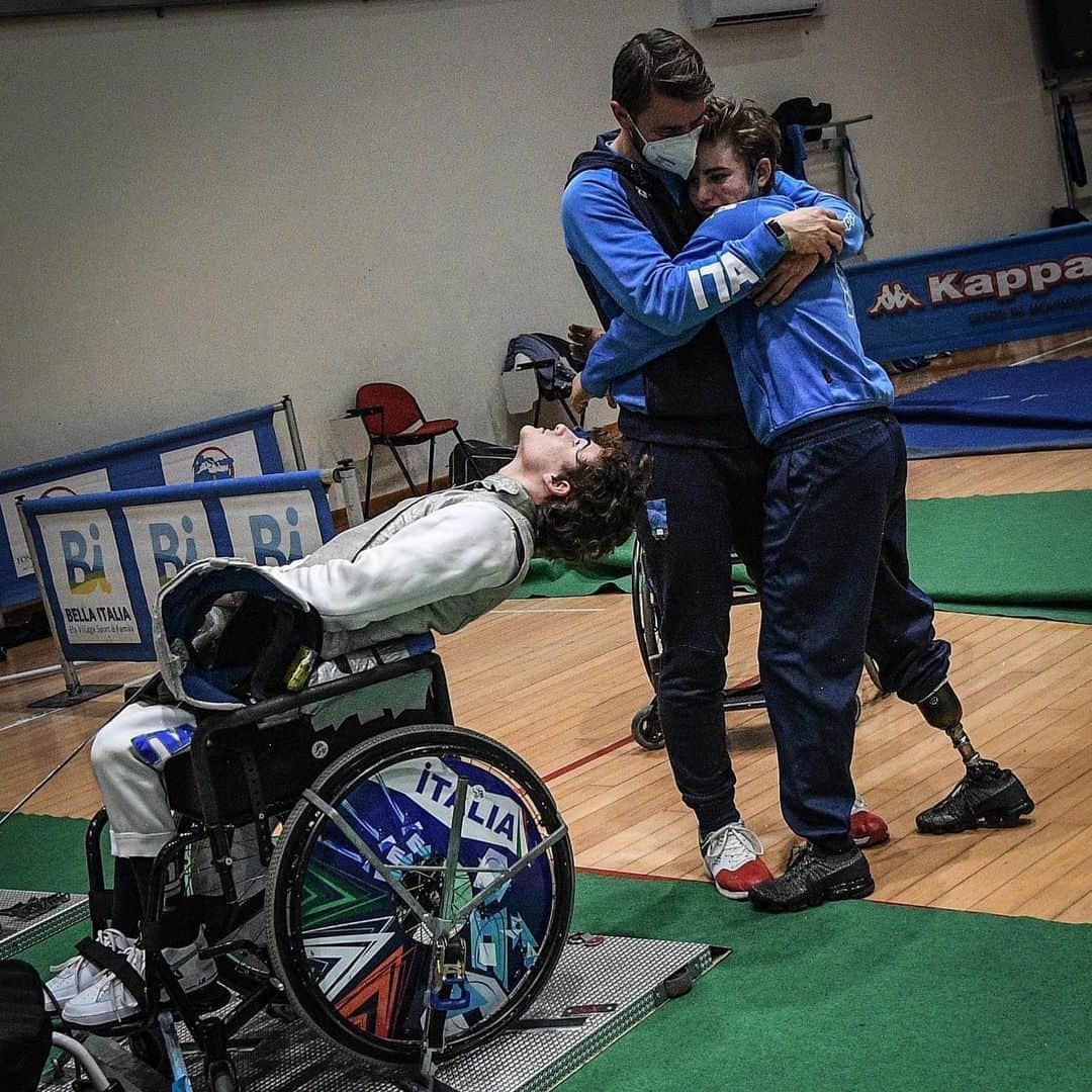 ベアトリーチェ・ヴィオのインスタグラム：「Finalmente si torna in ritiro con la Nazionale. 🤺🇮🇹⁣ Un infortunio mi ha tenuta lontana da ciò che amo di più ma ora sono pronta a recuperare il tempo perso! 🦾⁣ ⁣ 📸 @augusto280766」