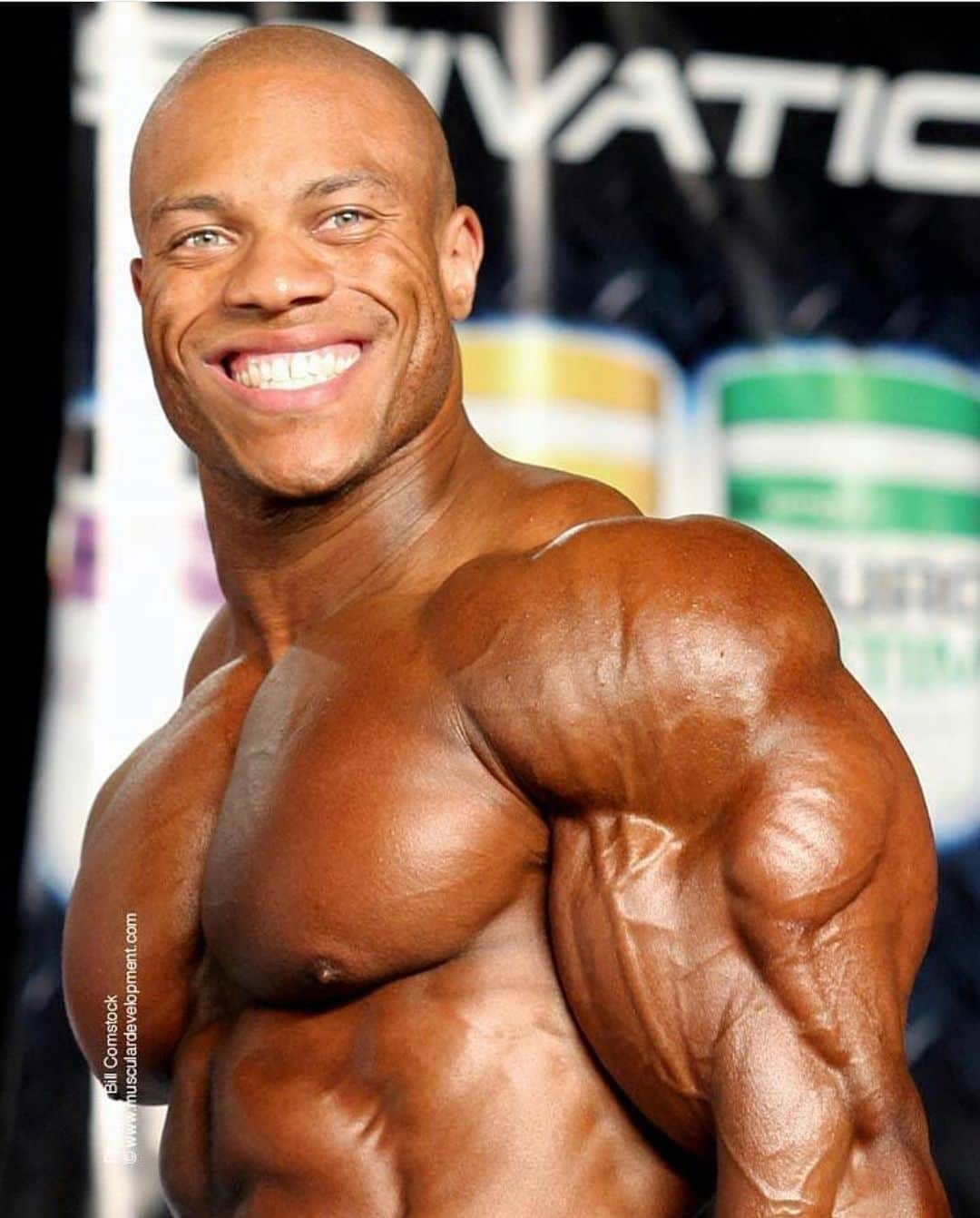 Phil Heathのインスタグラム：「Talk about a #tbt wow!   This is a picture captured by Bill Comstock in Chicago while competing at the 2005 NPC Jr Nationals. I was 25yrs old and was only competing for two years at the time nervous as all hell going against some fierce competitors. Back then, there was only one class for men so there usually was around 30-40+ competitors per weight class which made it very difficult to get noticed from judges as everyone looked incredible.   What many don't know is back then I was working as a retail manager at Bally Total Fitness in Glendale, Colorado and working at night clubs downtown to make ends meet. I was literally so broke, as I had no sponsors that the day of prejudging I only had $24 dollars left and still needed to eat for the rest of the day.   Fortunately I was being pursued by both @musculardevelopment and @flex_magazine.  @officialflexwheeler attended the show while working for MD and took me out for lunch after prejudging to do some recruiting. Needless to say that steak meal helped my physique, but also kept some money in my pocket lol.   I later won the show and ended up being signed by Flex Magazine instead and thankfully signed my first contract in this sport. To say I was excited was an understatement as I could not only pay my bills, but have a little extra to save. When I see this image I think of how much pain and sacrifice I had to make just to get to this contest and proves as a reminder that I never gave up even when I only had a few bucks in my pocket. Back against the wall is sometimes the best situation one can be in because it'll force you to make a life changing decision...fight or continue to get beat down. I'm thankful that God gave me the strength to keep fighting!   I encourage you all to keep fighting for your dreams to come into reality. Do it with style, do it with passion, vulnerability and when you're hurting the most, smile because that really pisses those demons off lol.   Love to All! Have a spectacular end to your week!   #PhilHeath #Young #ThePrequelToBecomingMrO #FirstFlexMagazineArticle #SmileHighHeath」