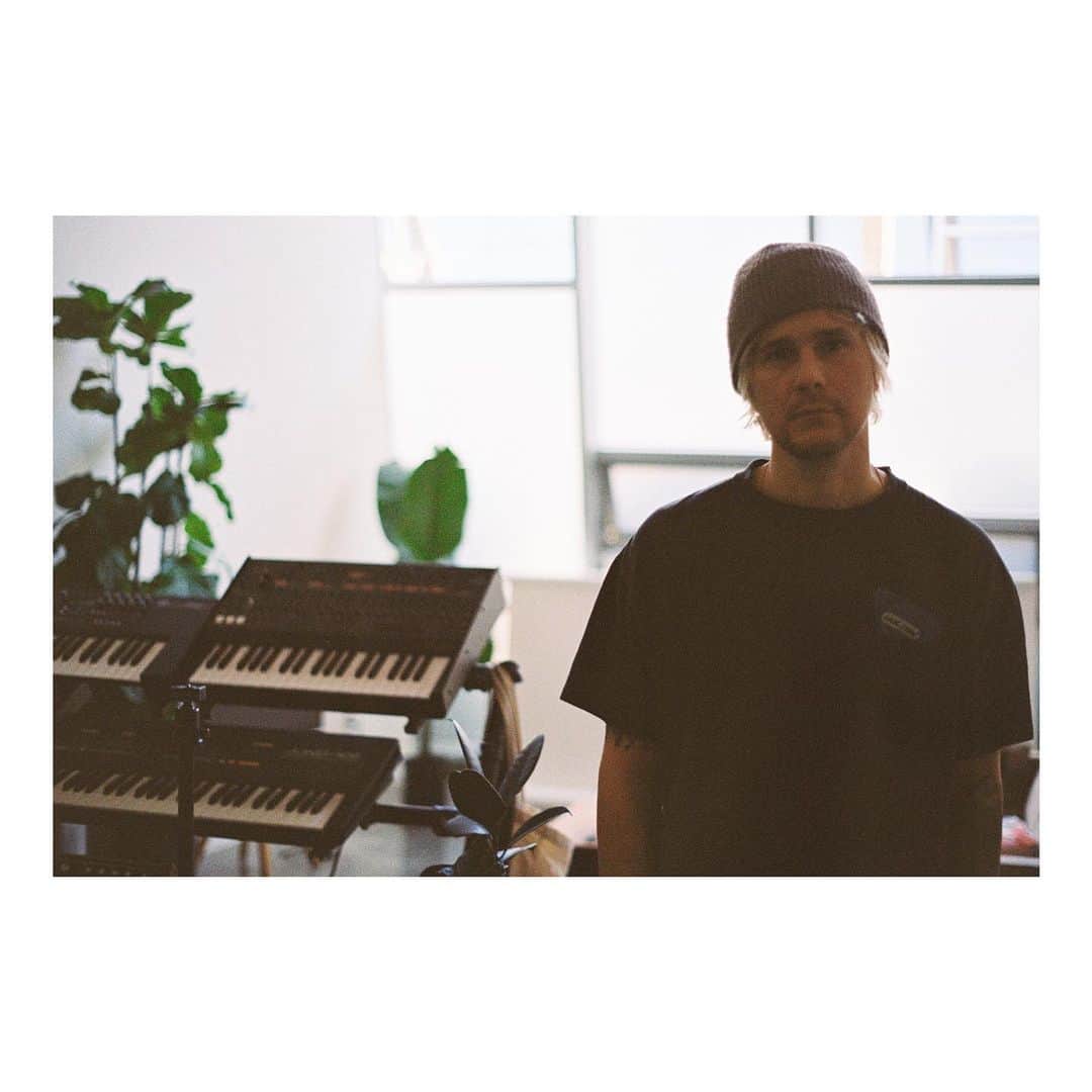 ル・ユースのインスタグラム：「Hope everyone is still riding the high from yesterday. Just letting you know I snuck out a remix last week for @dezza.music & @laurenlaimant. Swipe for preview or go listen on @spotify ☀️ Link in bio」