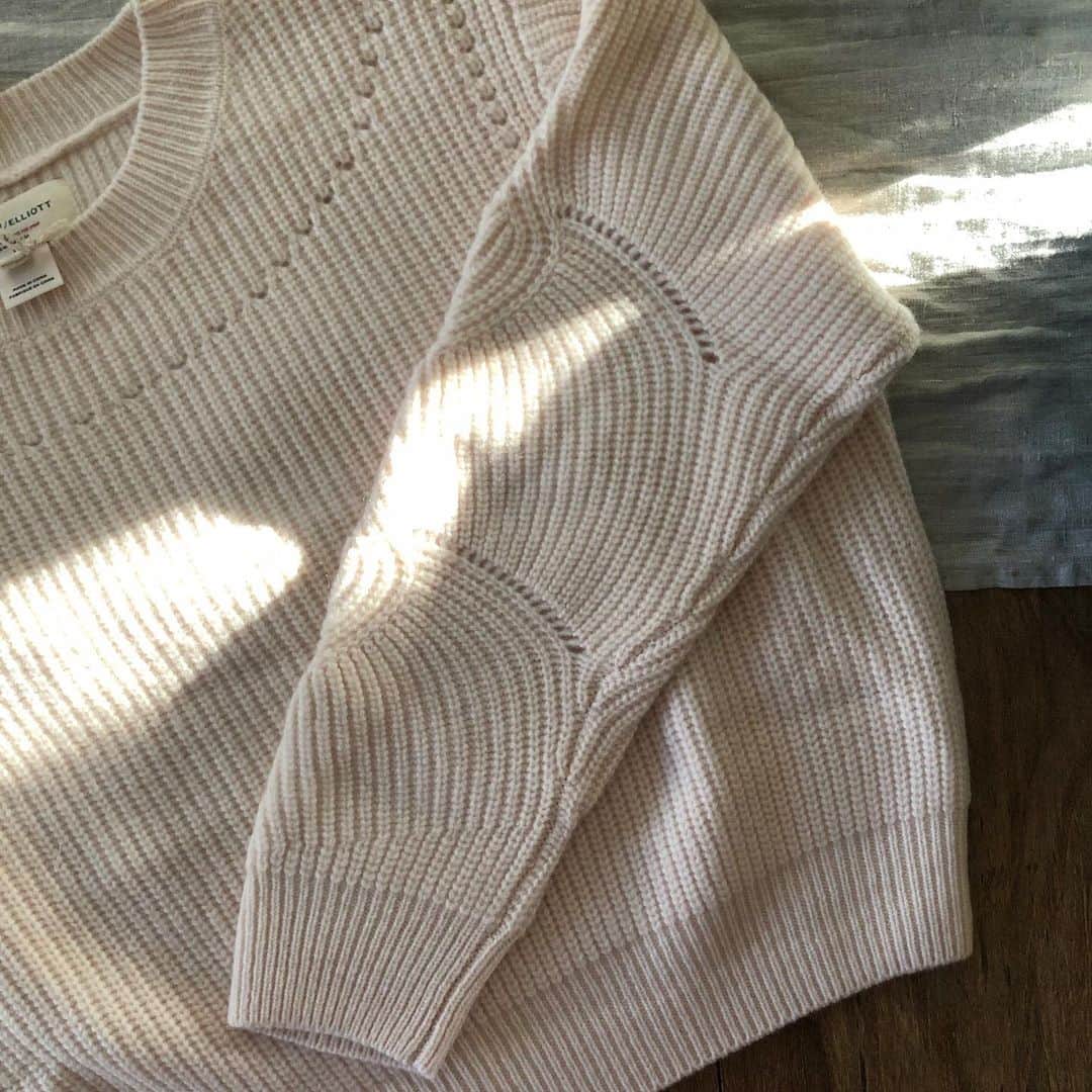 カレントエリオットのインスタグラム：「stitched to perfection for the softest touch and coolest look / visit the link in our bio to shop the gaia」