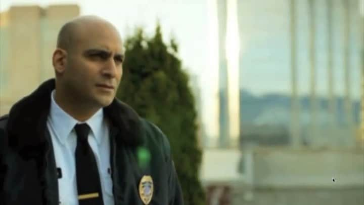 マイケル・ベンヤアーのインスタグラム：「#TBT to that time I played a #deputychiefofpolice on #CanadianTV series @motivectv that took place in #Toronto, although we shot in #Vancouver! (#CGI is a fantastic thing) ... And for you #hockeyfans out there, my name was a hybrid of two of the writers favorite #NHL hockey players ... One of the few times I had to put on a very #Canadian #accent on screen... also great to work with @devineaidan, and #kristinlehman who is also a successful TV Director as well #canadiantv #canadianartist #canada #ohcanada」