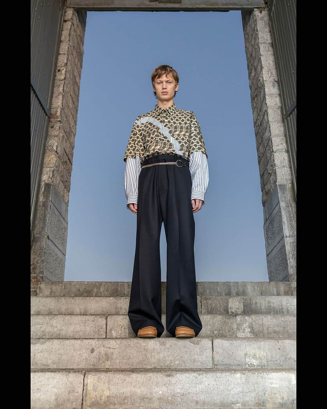 ドリス・ヴァン・ノッテンさんのインスタグラム写真 - (ドリス・ヴァン・ノッテンInstagram)「MEN AW 21-22 All looks on our website Driesvannoten.com Video on IG TV  Picture by @pamelaberkovic  #driesvannoten #mensfashion #fashionshow #aw21 #pfw」1月22日 3時04分 - driesvannoten