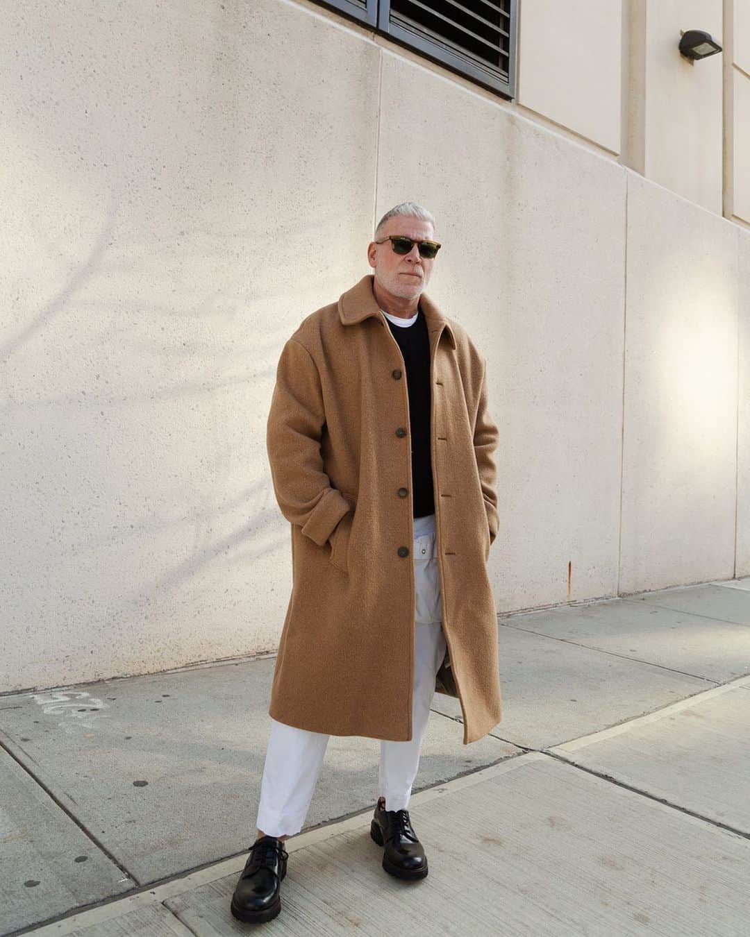 アメリカンビンテージのインスタグラム：「The handsome @nickwooster running the streets of New-York with our Bye-bye Italian knit coat ! Photographer @cameliamanea  . #americanvintage #americavintagemen #menswear #fashion」