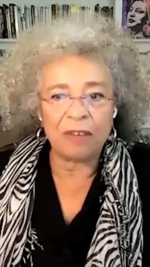 キャメロン・ラッセルのインスタグラム：「THIS FOR 2021 !!!!!!! Thank you Angela Davis for teaching and leading so generously.   Repost from @airgoradio • “We have to organize and engage in the kind of activism that convinces us that it’s possible that these changes are going to happen tomorrow, even though there are no guarantees.”  Angela Davis speaks on the importance of recognizing the ongoing progression towards abolition. Check out the full conversation in Episode 270 of #AirGo! Hit the link in our bio or find us on your favorite podcast app to tune in - we’re AirGo everywhere.」