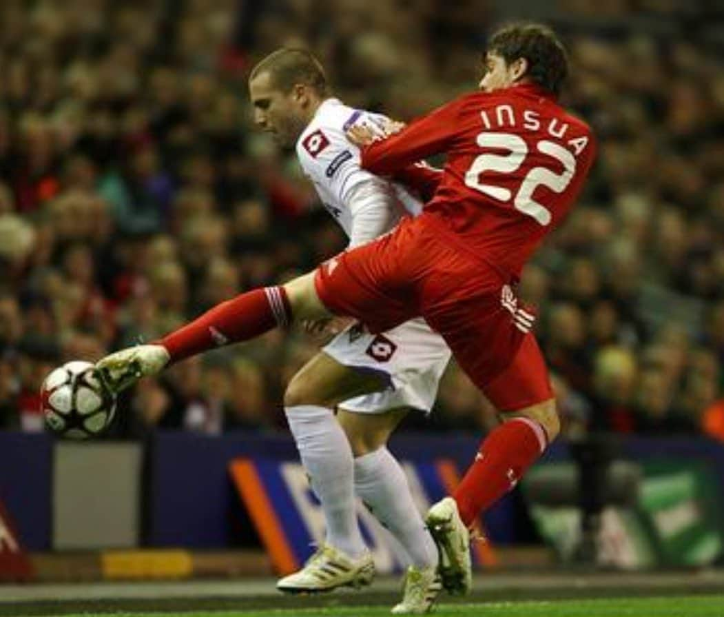 エミリアーノ・インスアさんのインスタグラム写真 - (エミリアーノ・インスアInstagram)「#TBT Aquellas mágicas noches de Champions en Anfield @LiverpoolFC @championsleague   #ThrowBackThursday #ChampionsLeague #Liverpool #Fiorentina」1月22日 3時46分 - emilianoinsua