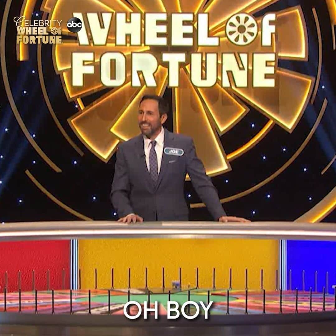 アメリカン・ブロードキャスティング・カンパニーのインスタグラム：「Oh Boy 🤩 There’s a special message from Team @holeymoleyabc’s boss tonight on #CelebrityWheelOfFortune!」