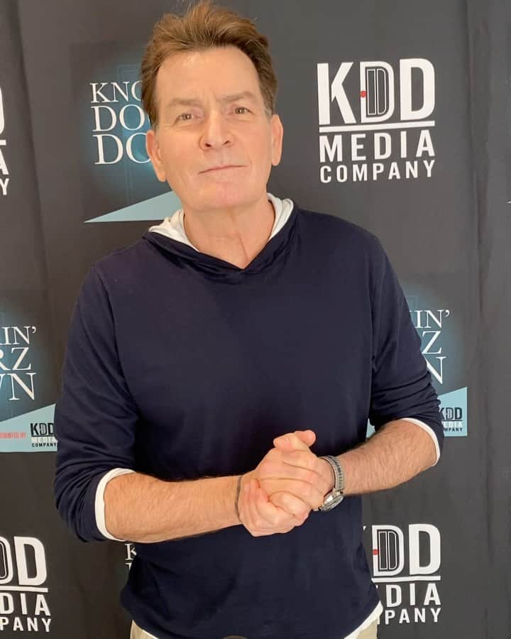 チャーリー・シーンのインスタグラム：「hey everyone!  i had a great chat with KDD Media's 3 terrific hosts of Knockin Doorz Down ! ( @knockindoorzdown ). if you need a break from  the political landscape, please join us ! we can safely say, you will not be bored ! it's available now and  the link is in their bio.」