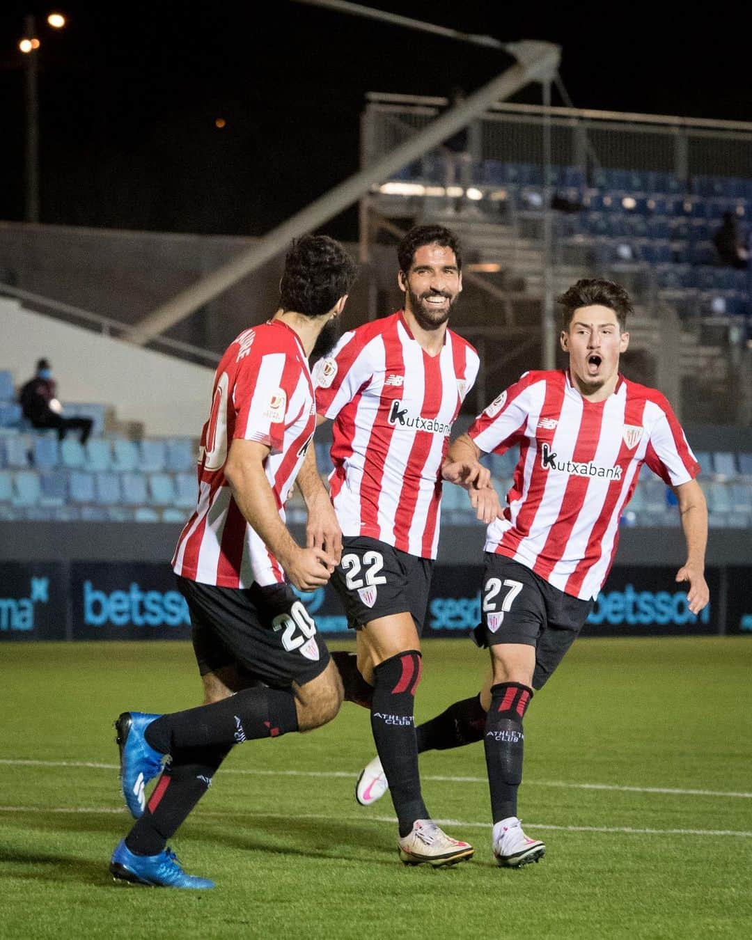 アスレティック・ビルバオさんのインスタグラム写真 - (アスレティック・ビルバオInstagram)「⚽ RAUL GARCIAren GOLAAAAAA!  Surten efecto los cambios de Marcelino. Córner botado por Muniain que remata en el segundo palo Raúl García.   1-1 I #IbizaAthletic 🏆 #AthleticClub 🦁」1月22日 4時17分 - athleticclub